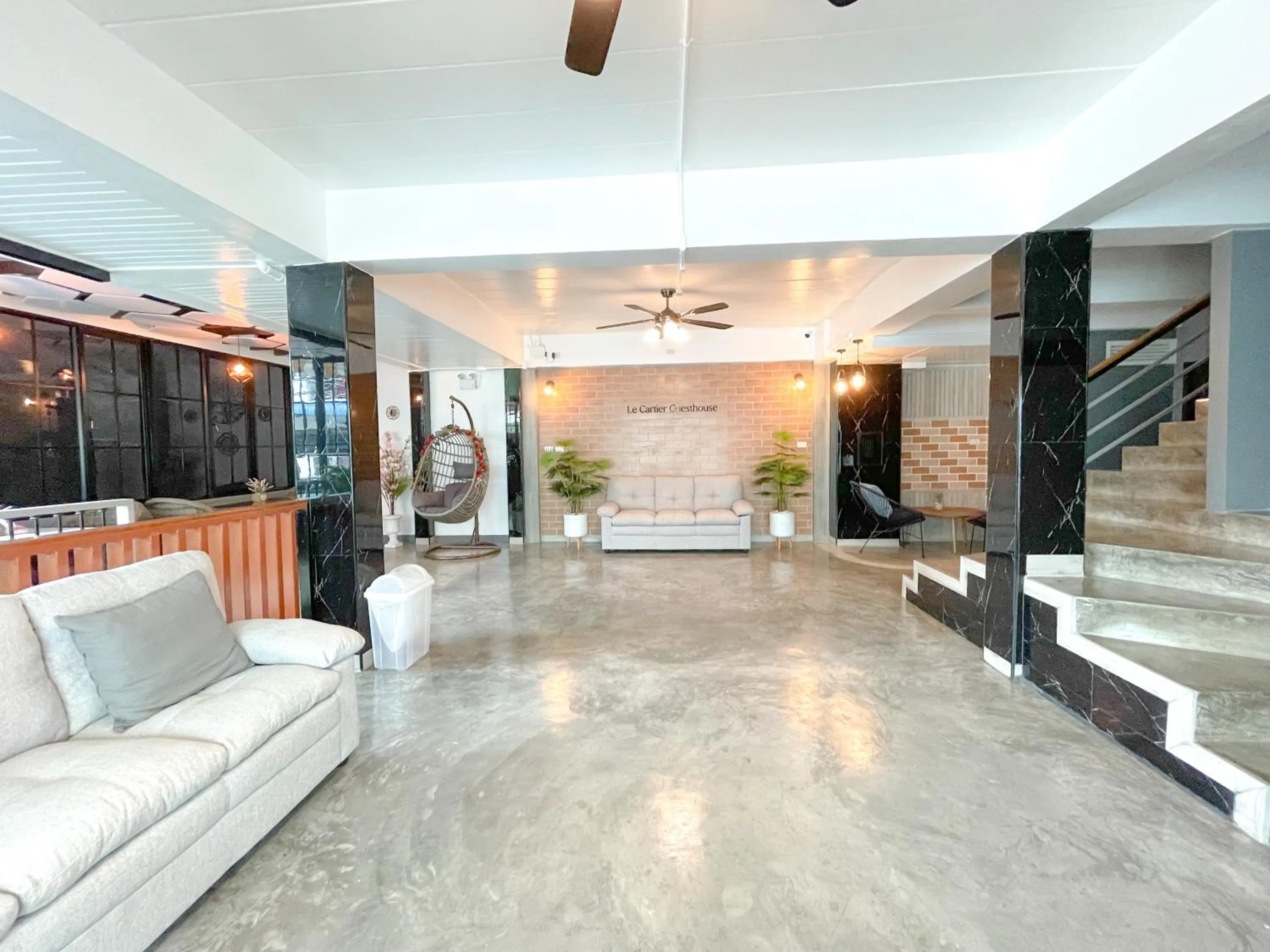 Seating area in Le Cartier