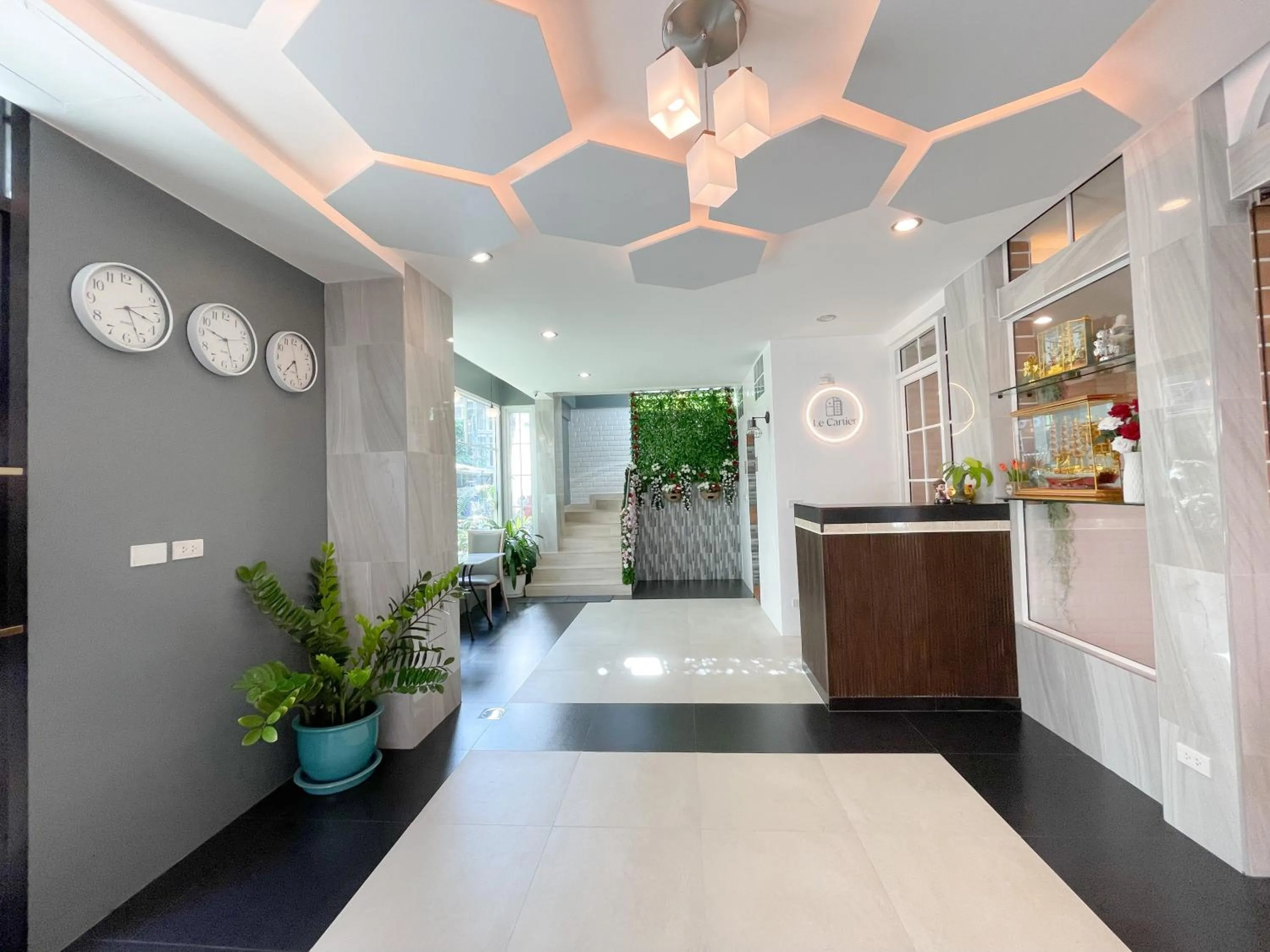 Lobby or reception in Le Cartier