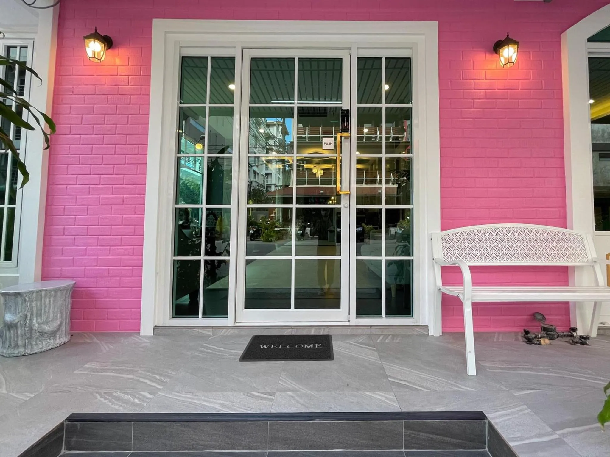 Property building in Le Cartier