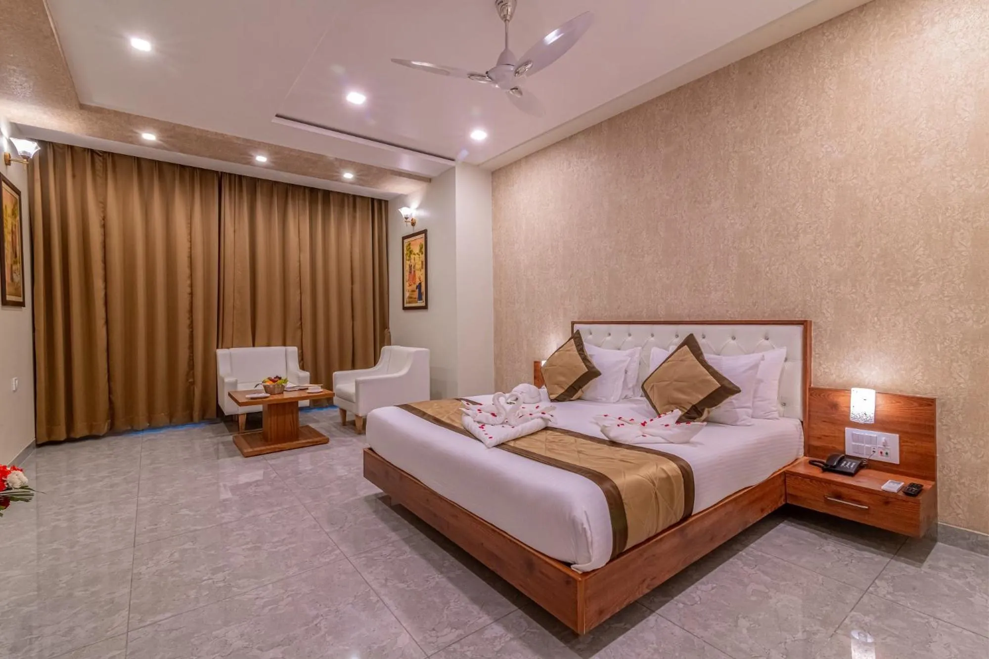 Photo of the whole room in Savitri Resort