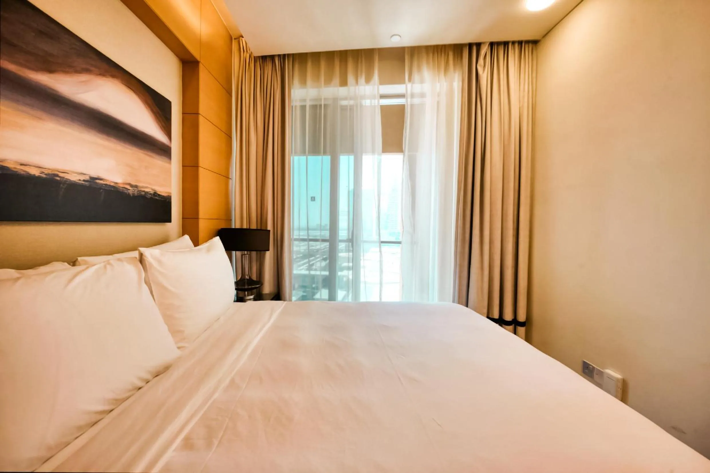 Bed in Emaar Fashion Avenue one bedroom - Formerly Address Dubai Mall Four Apple Holiday Homes