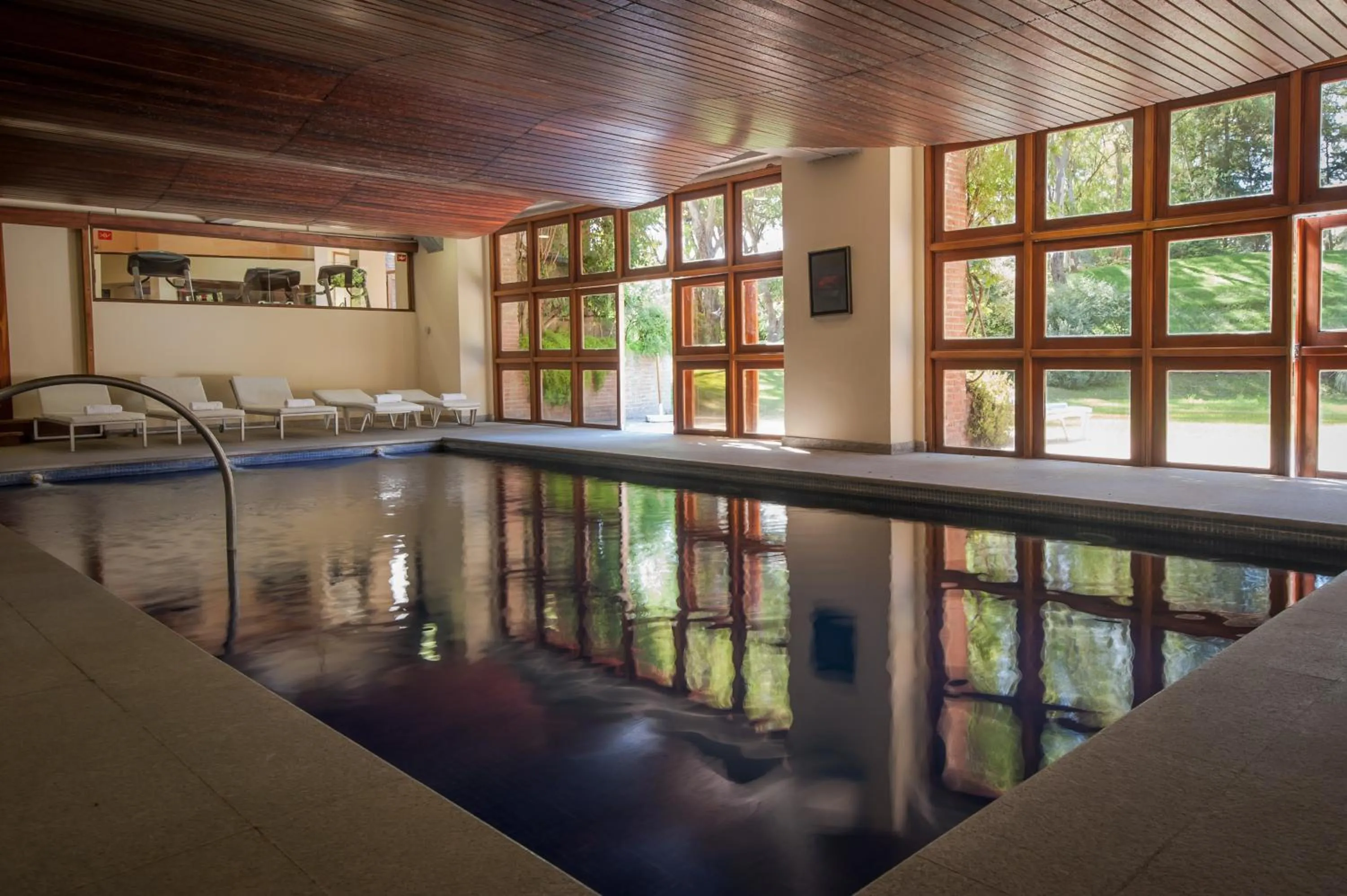 Swimming pool in Hotel del Bosque