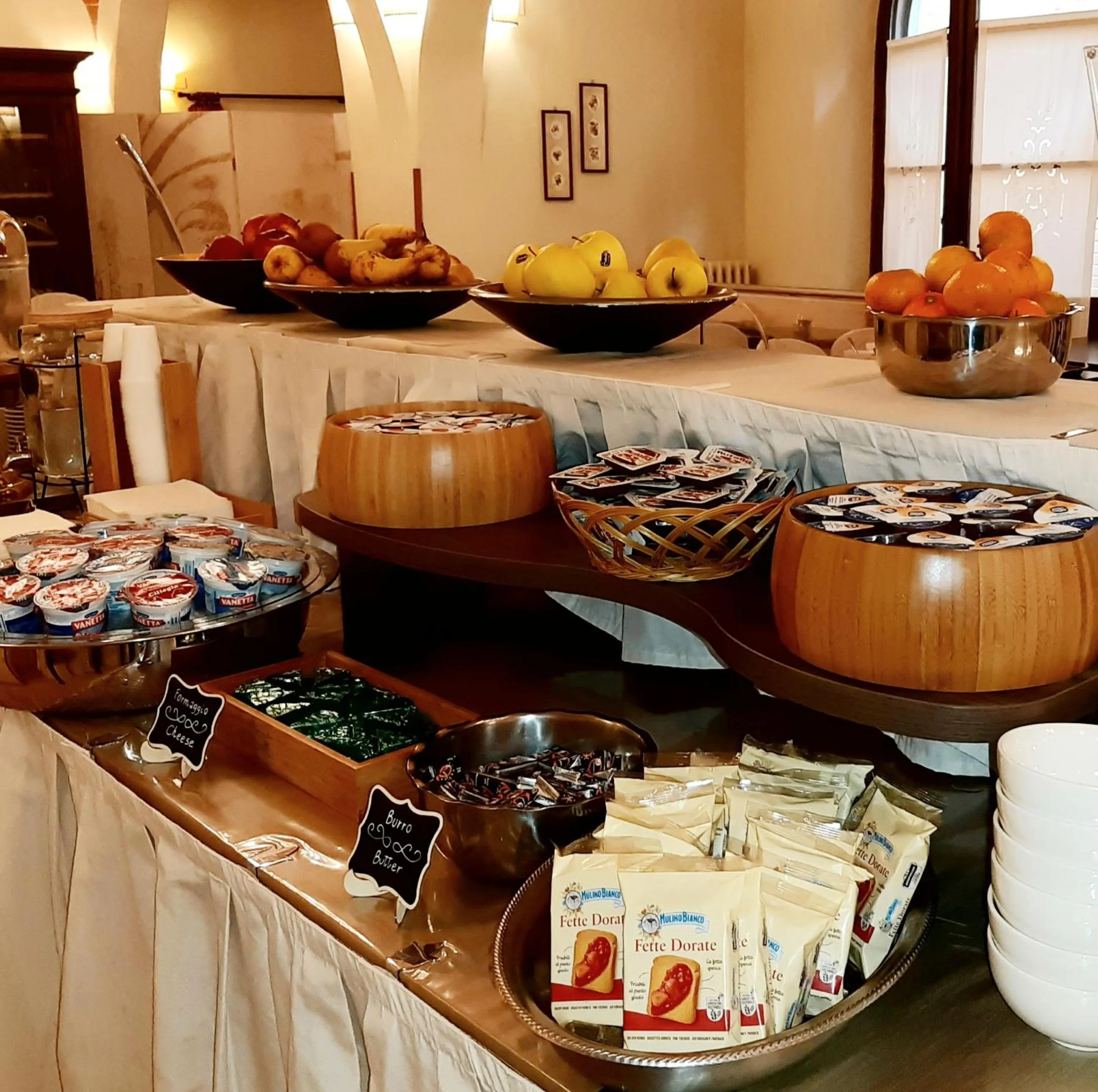 Breakfast in Hotel Alma Domus