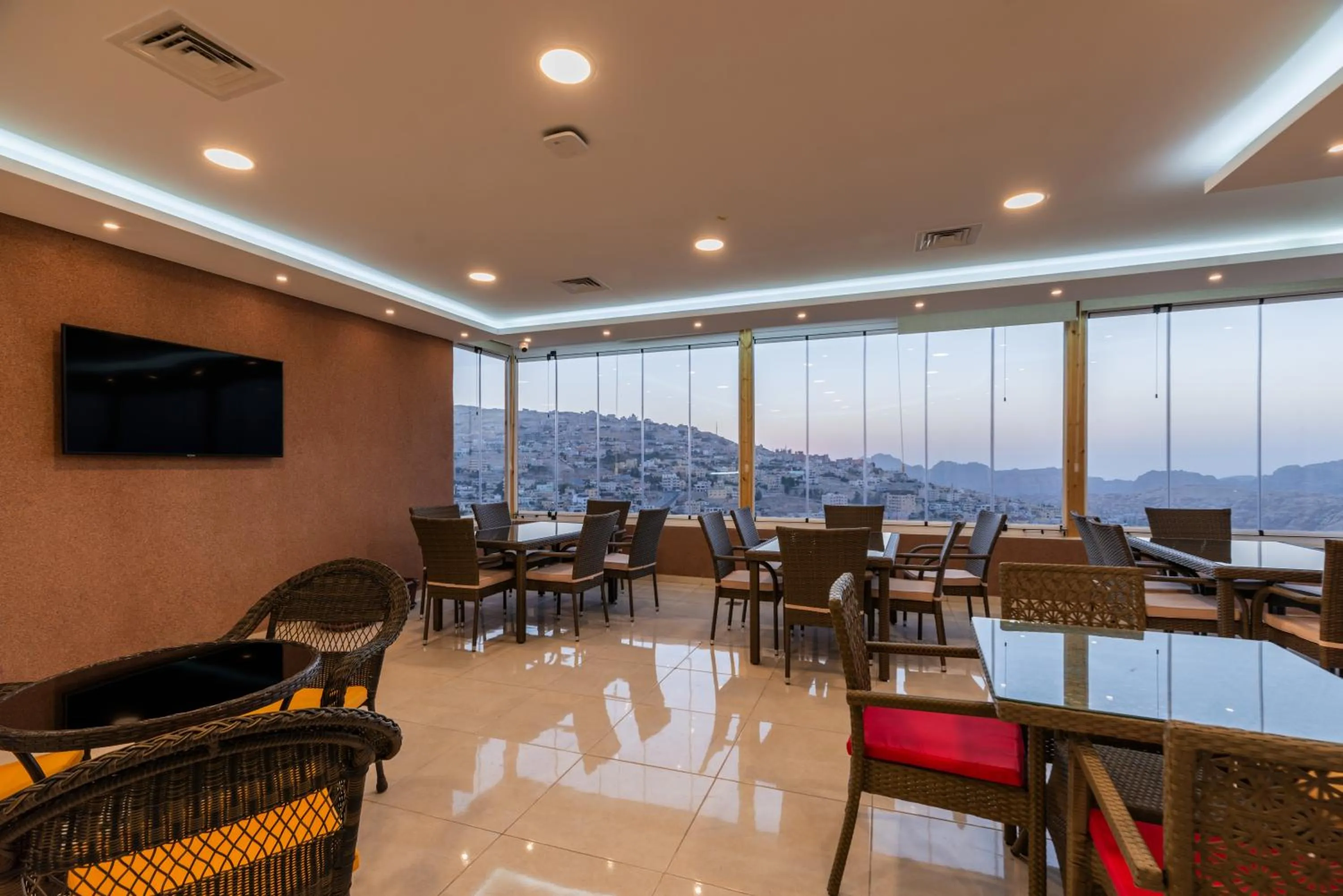 Communal lounge/ TV room in Petra Elite Hotel