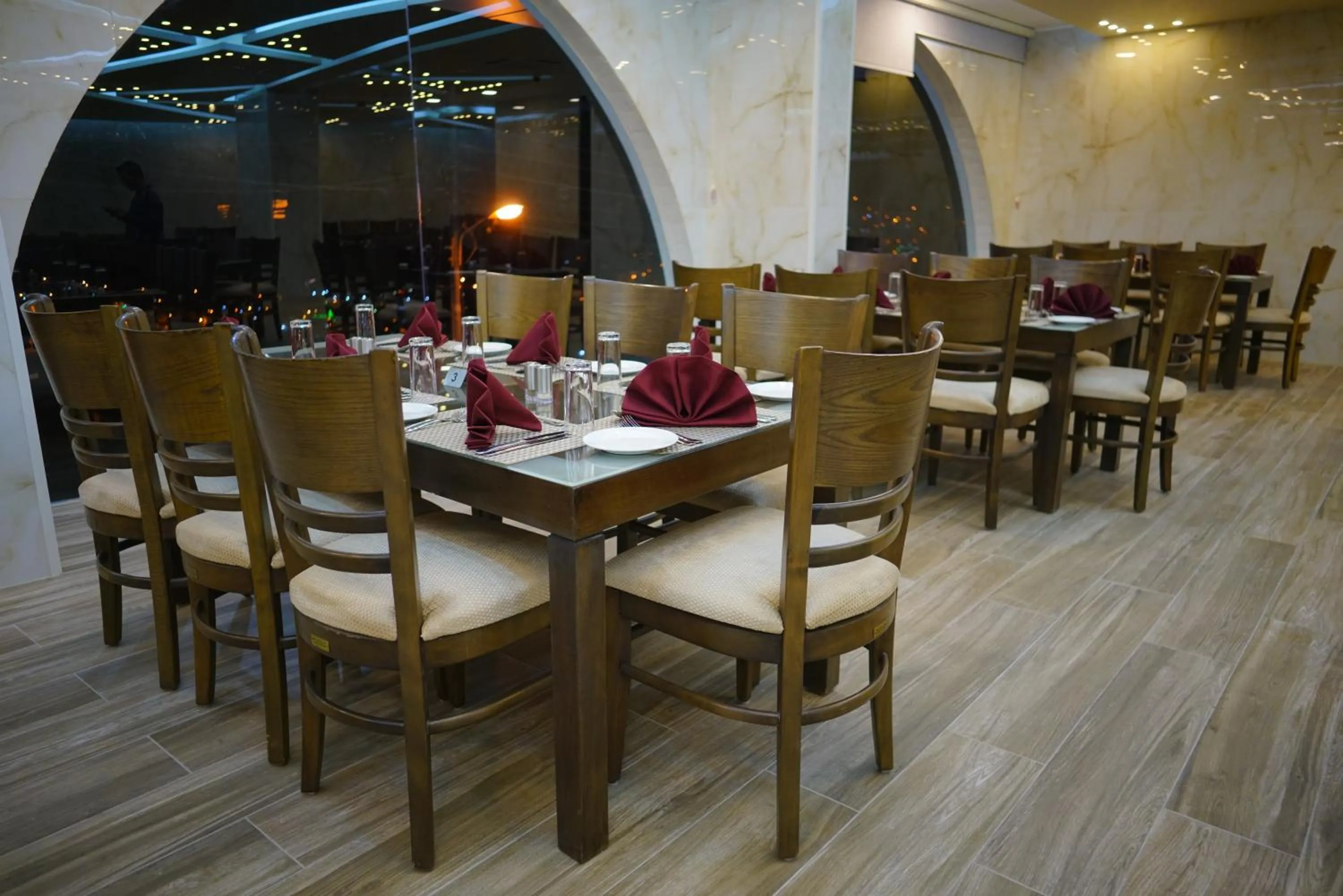 Restaurant/places to eat in Petra Elite Hotel