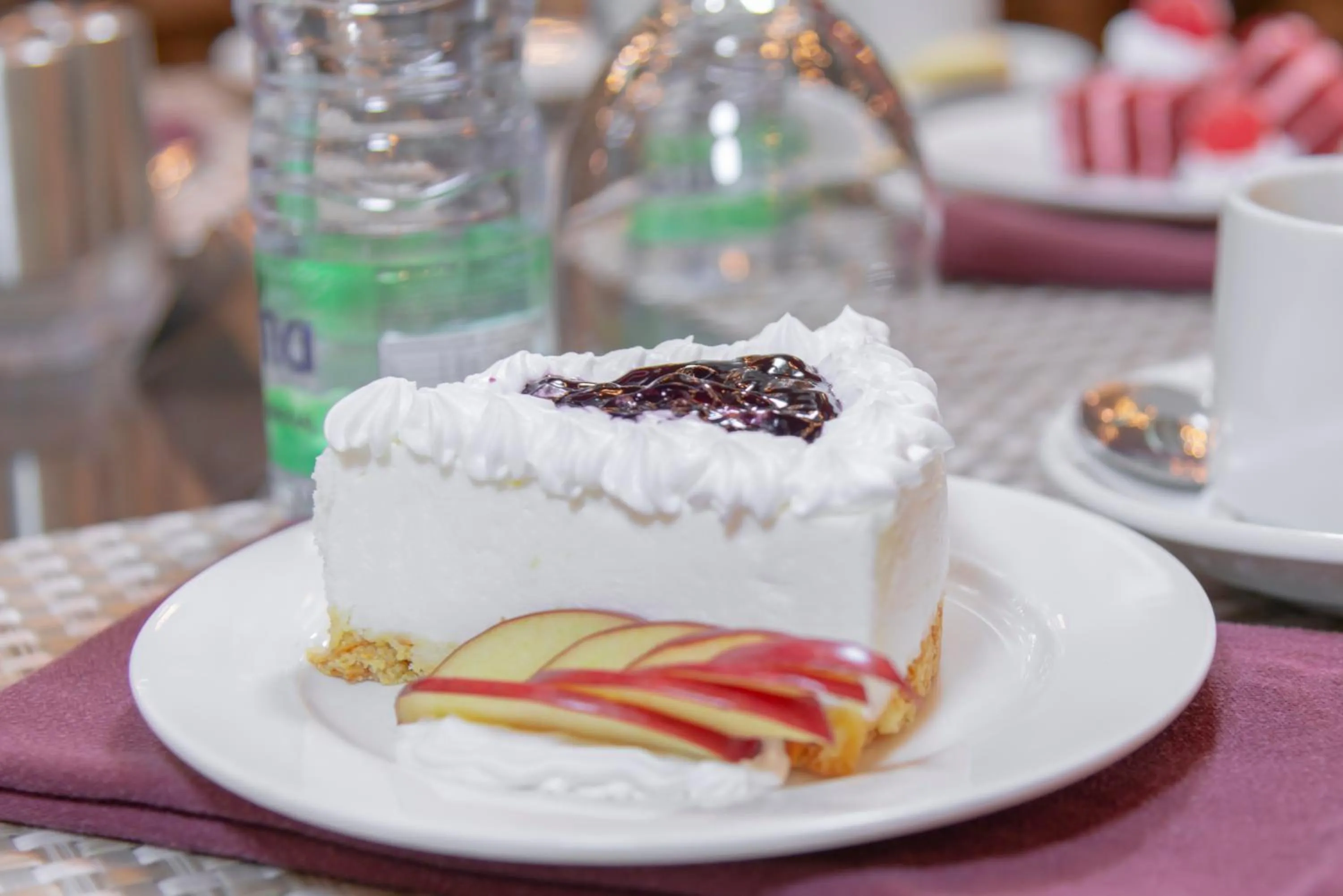 Food and drinks in Petra Elite Hotel