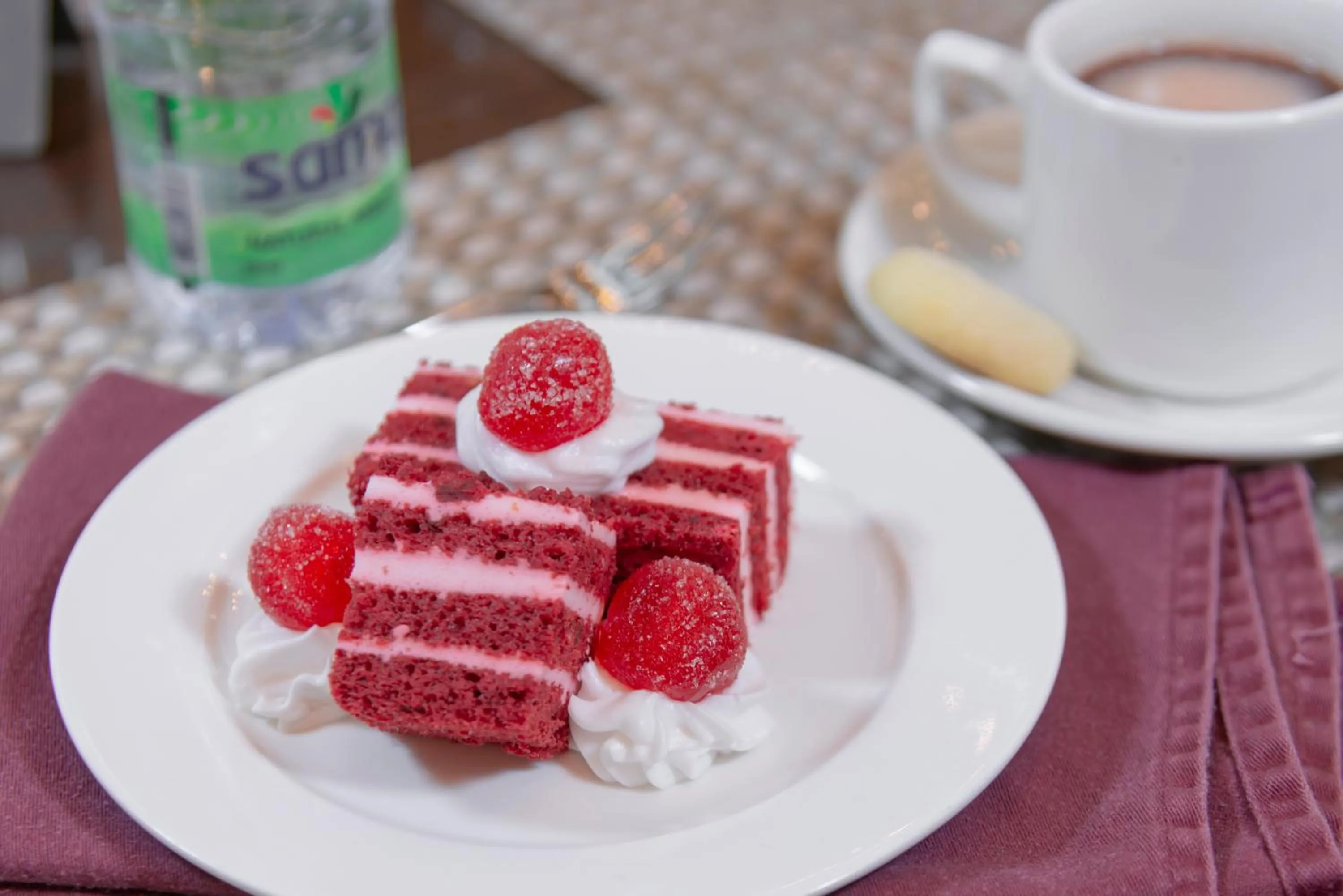 Food and drinks in Petra Elite Hotel