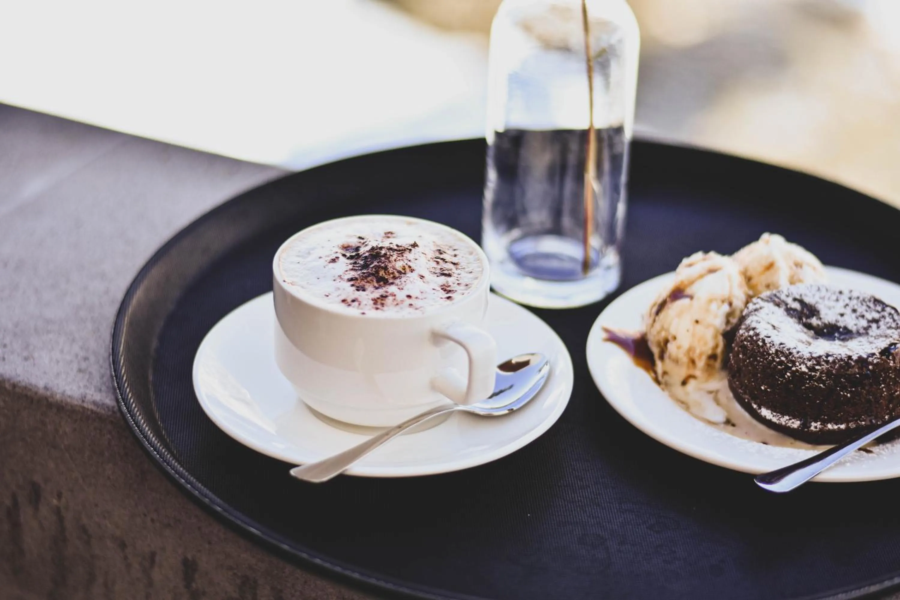 Food and drinks in Paliani Hotel