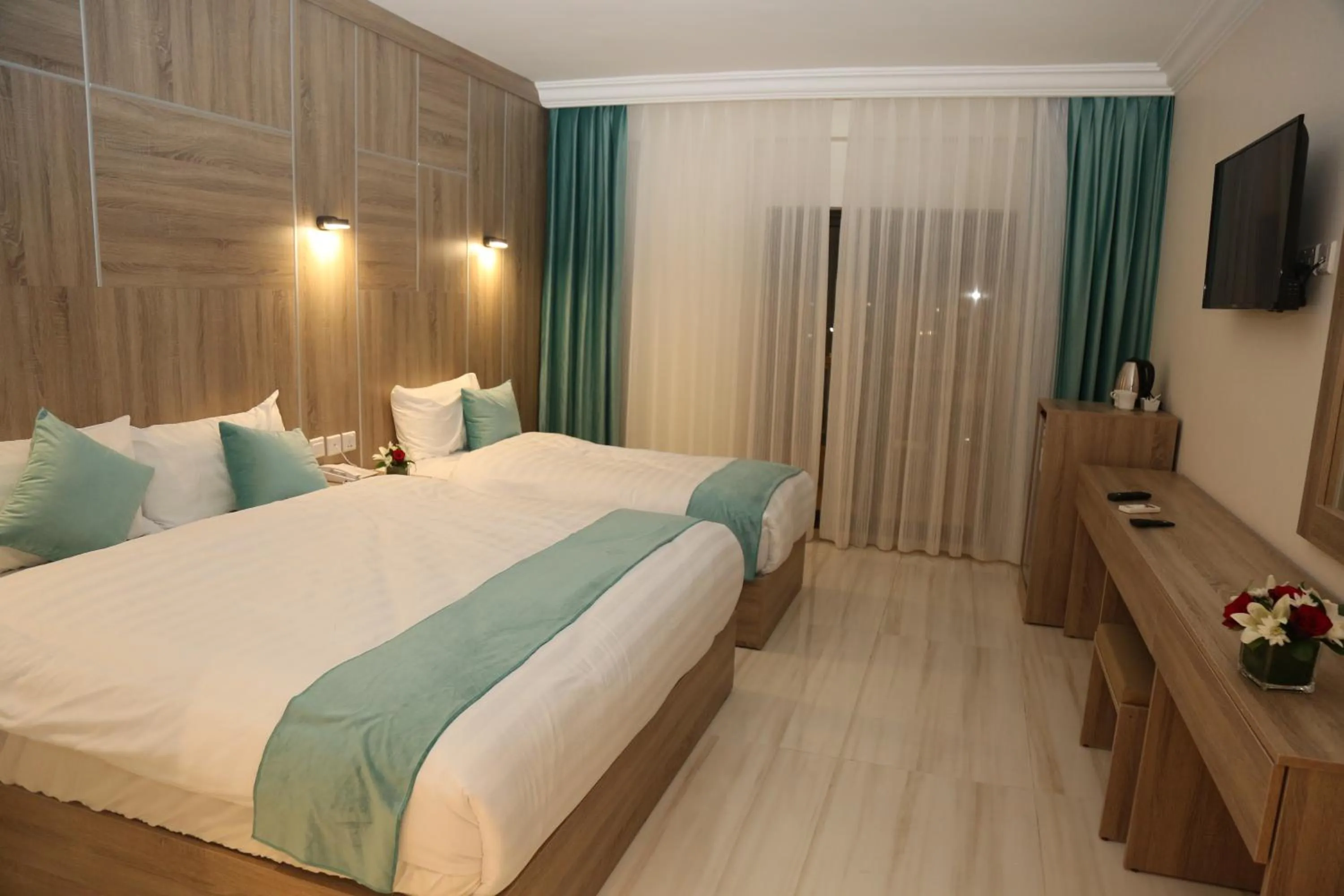Photo of the whole room, Bed in Turquoise Hotel