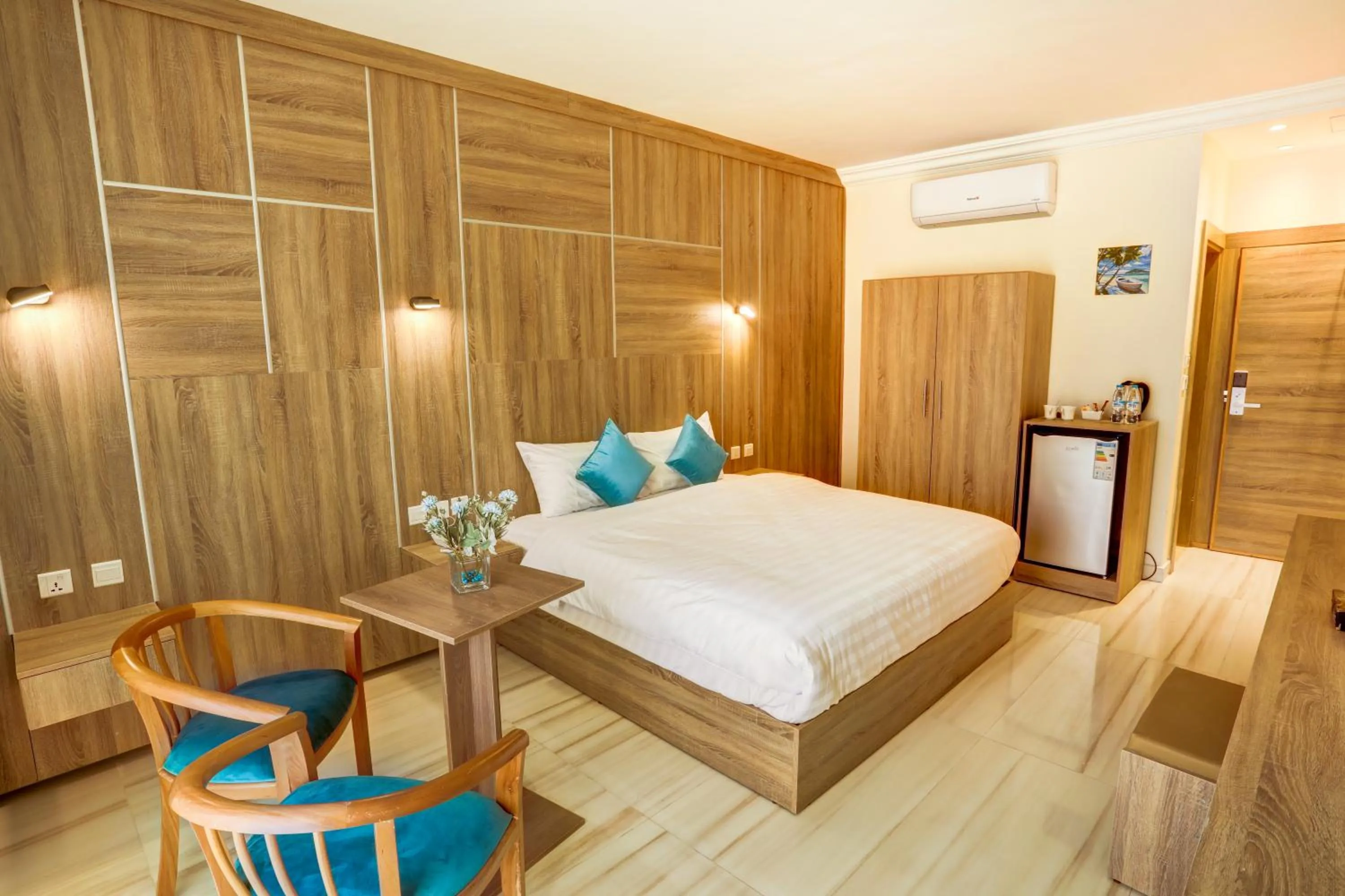 Photo of the whole room, Bed in Turquoise Hotel