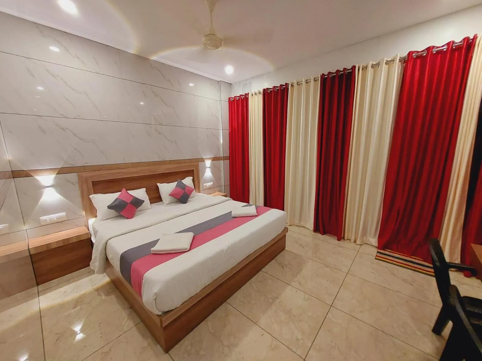 Photo of the whole room, Bed in Mistica Munnar