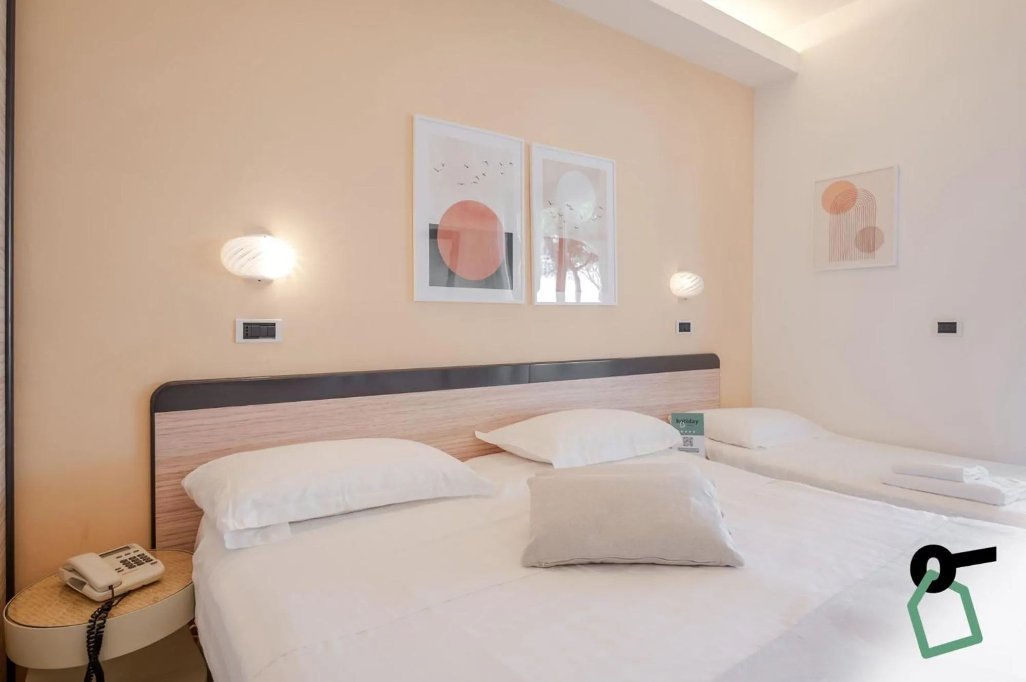 Photo of the whole room, Bed in HOTIDAY Room Collection - Giulianova