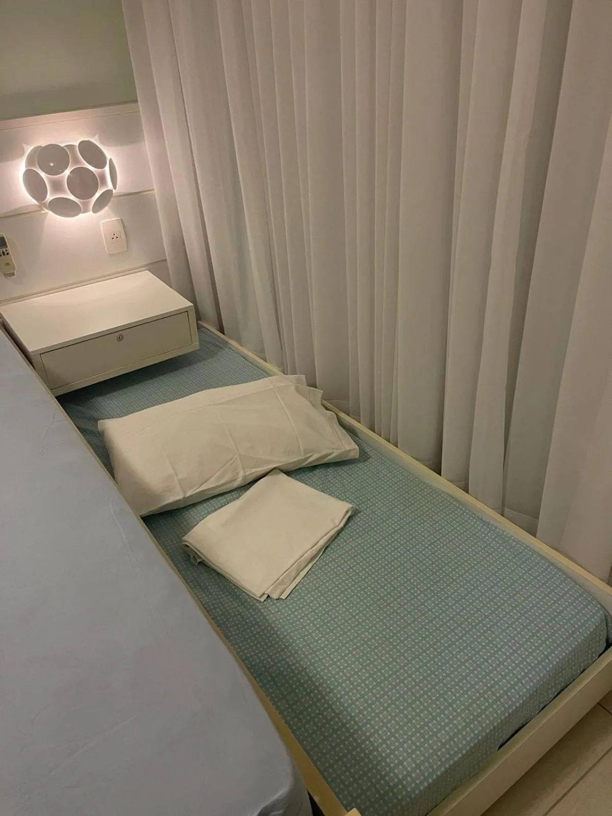 Bed in Flat NANNAI RESIDENCE