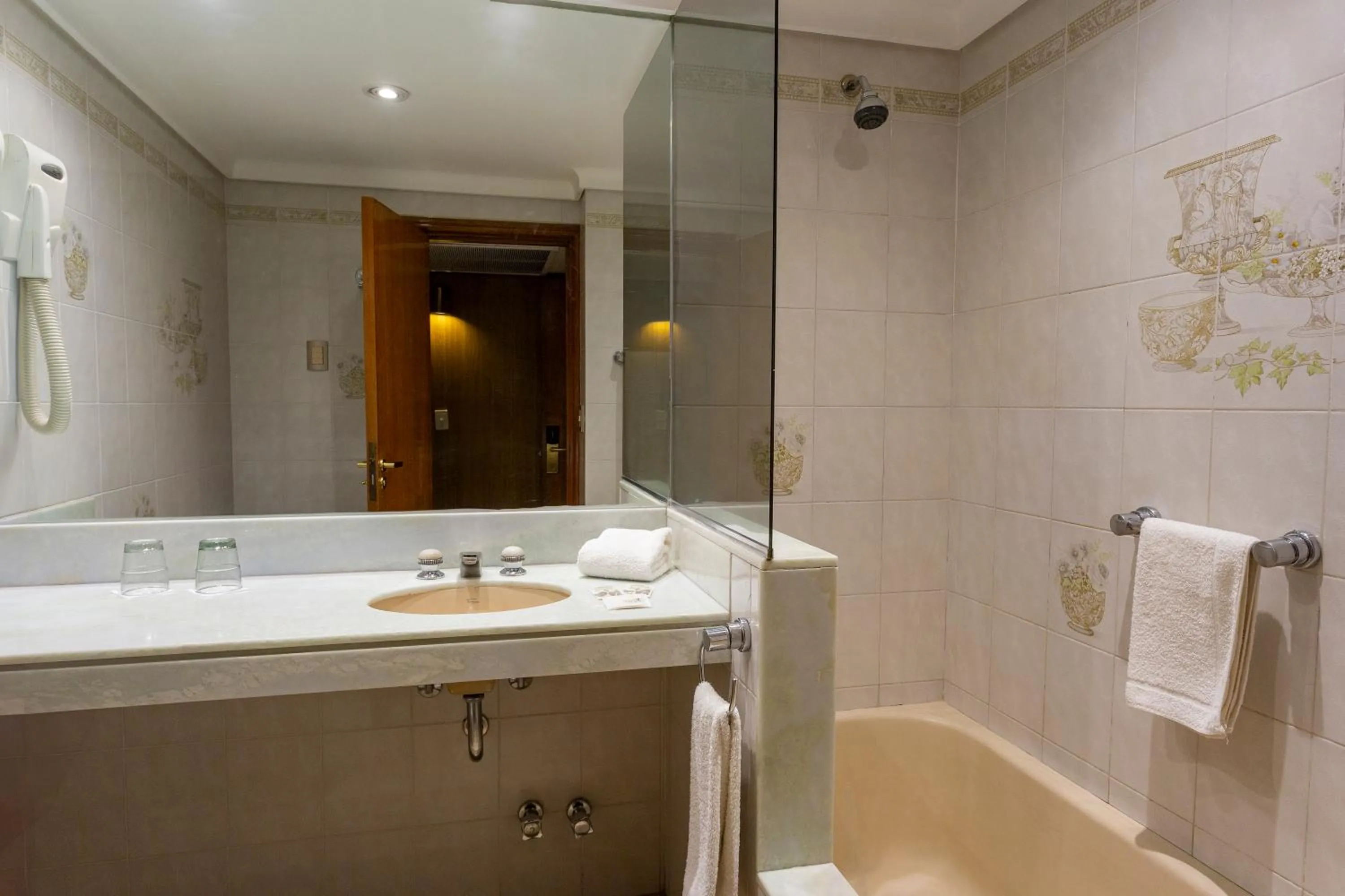 Shower in Hotel Conte