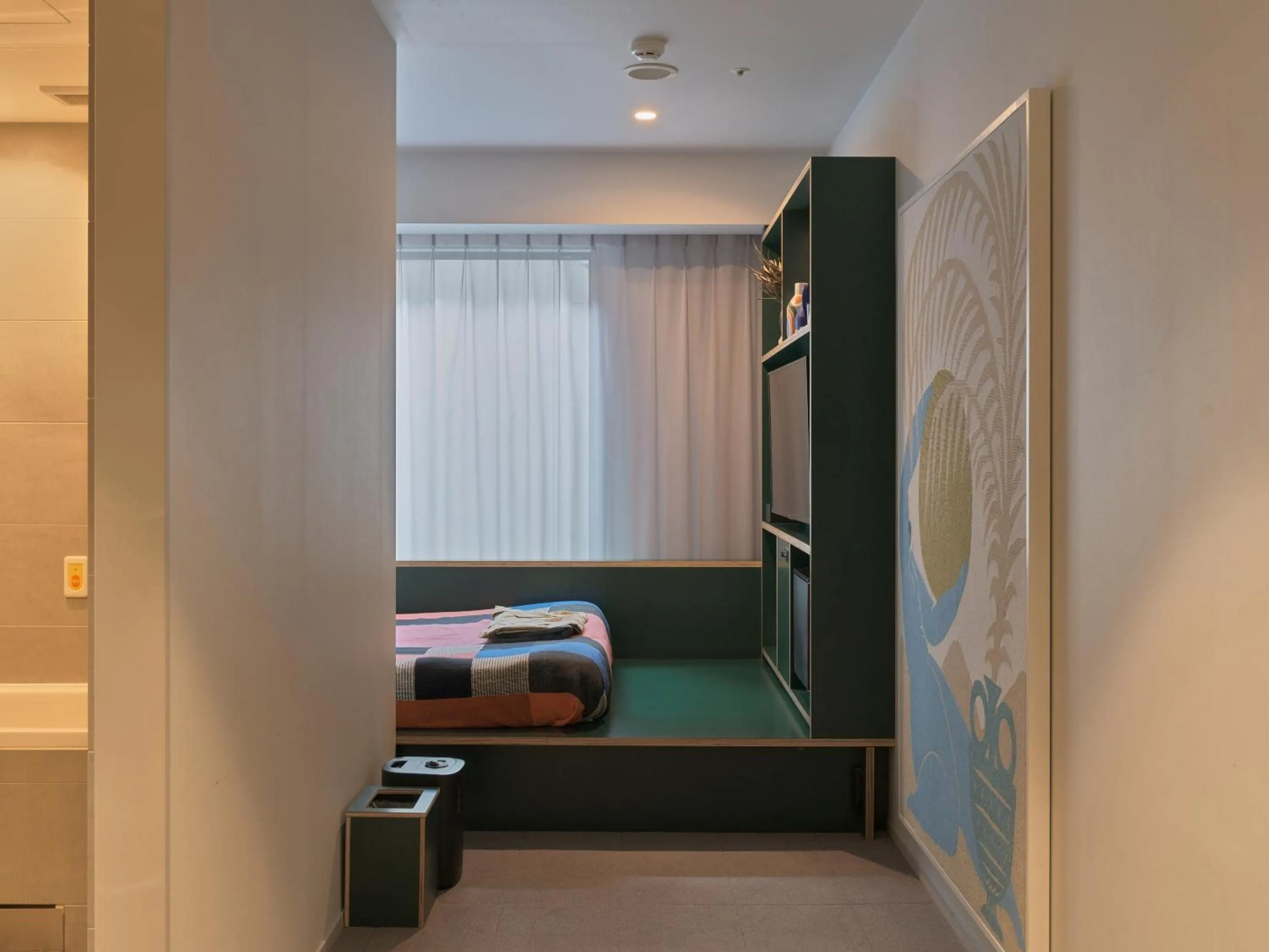 Photo of the whole room, Bed in all day place shibuya