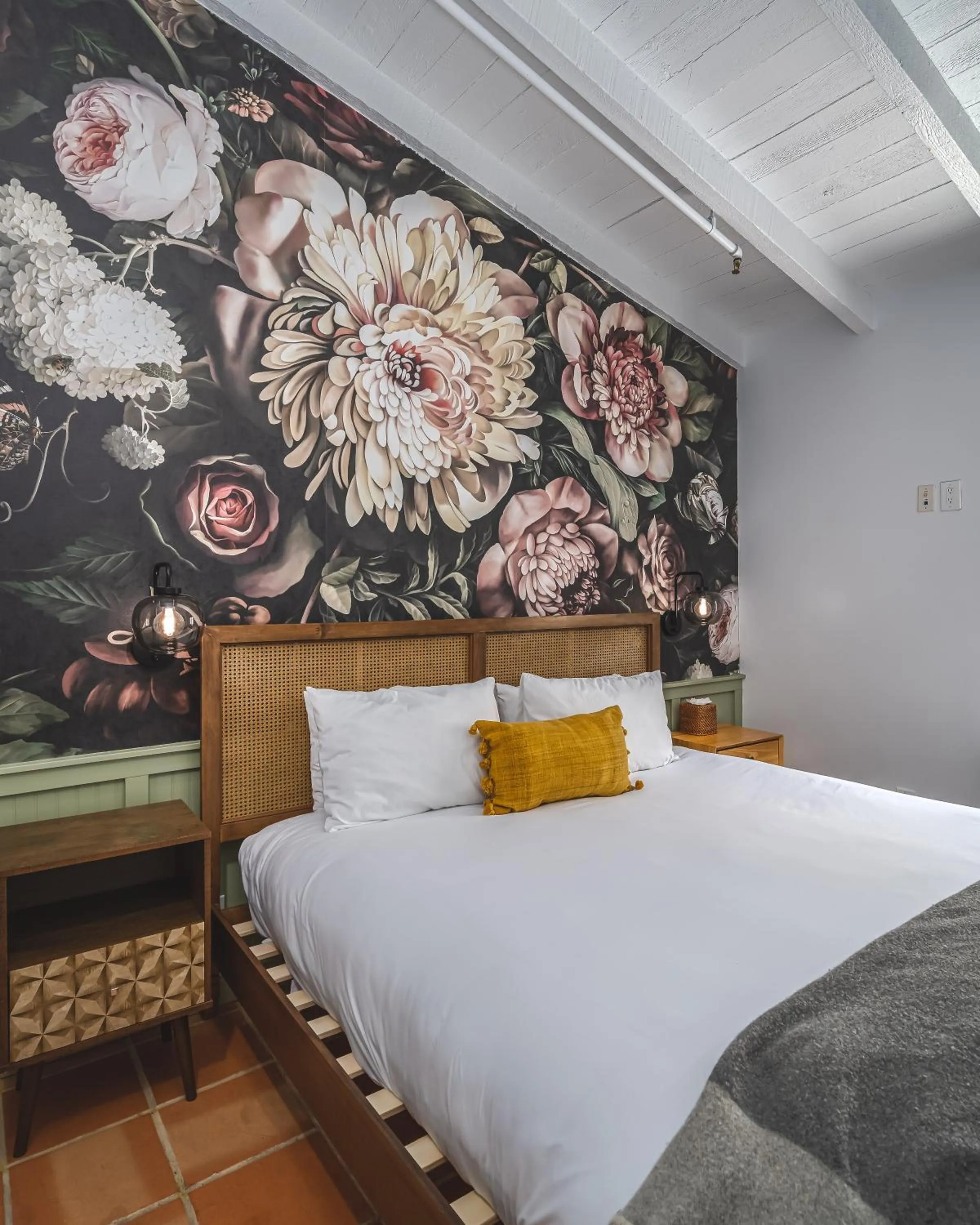 Bedroom, Bed in Fleur Noire Hotel - 21 and Over