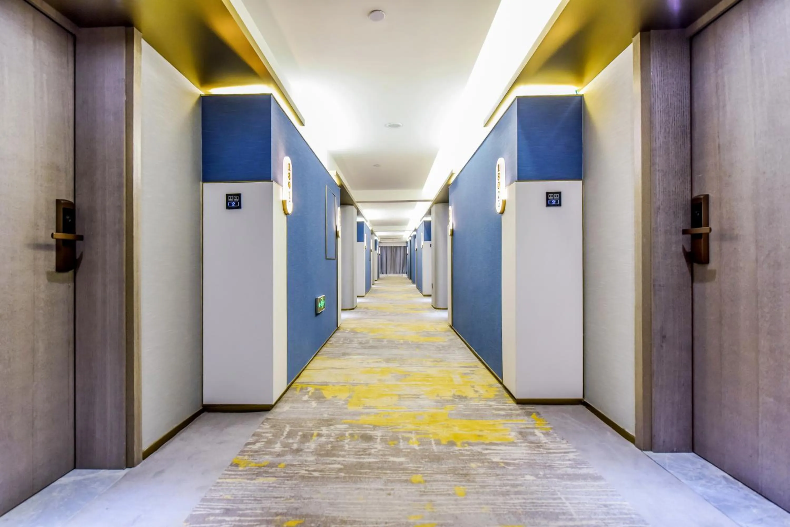 Property building in Kuanrong Suites Hotel Liangjiang love sea shopping park