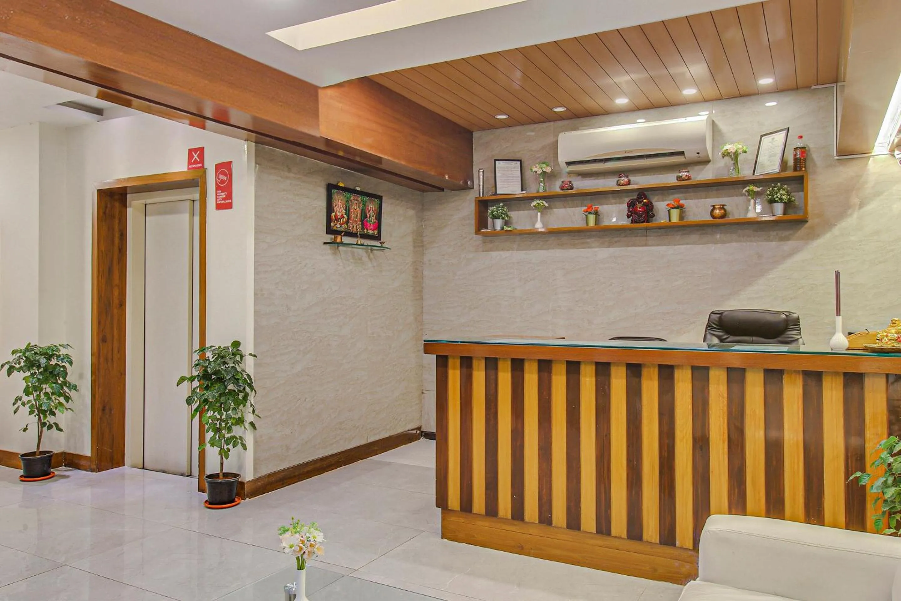Lobby or reception in Super Townhouse Eaglewood Gachibowli