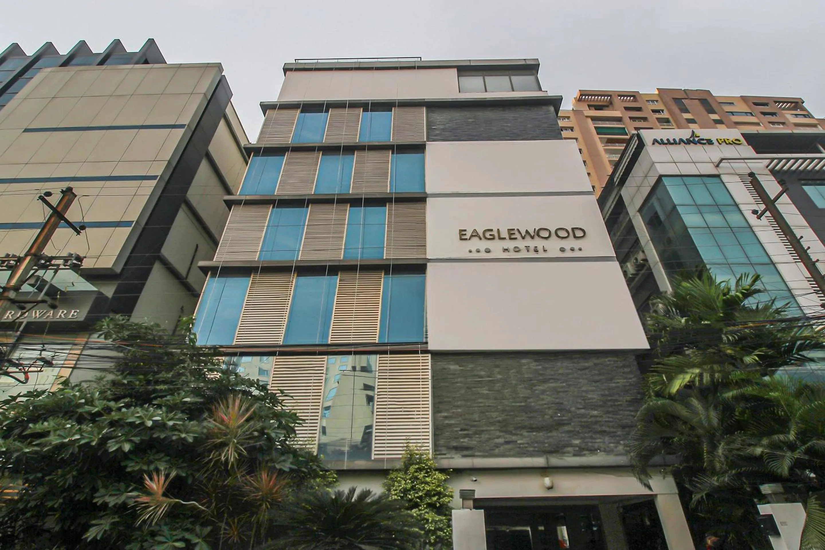 Facade/entrance in Super Townhouse Eaglewood Gachibowli