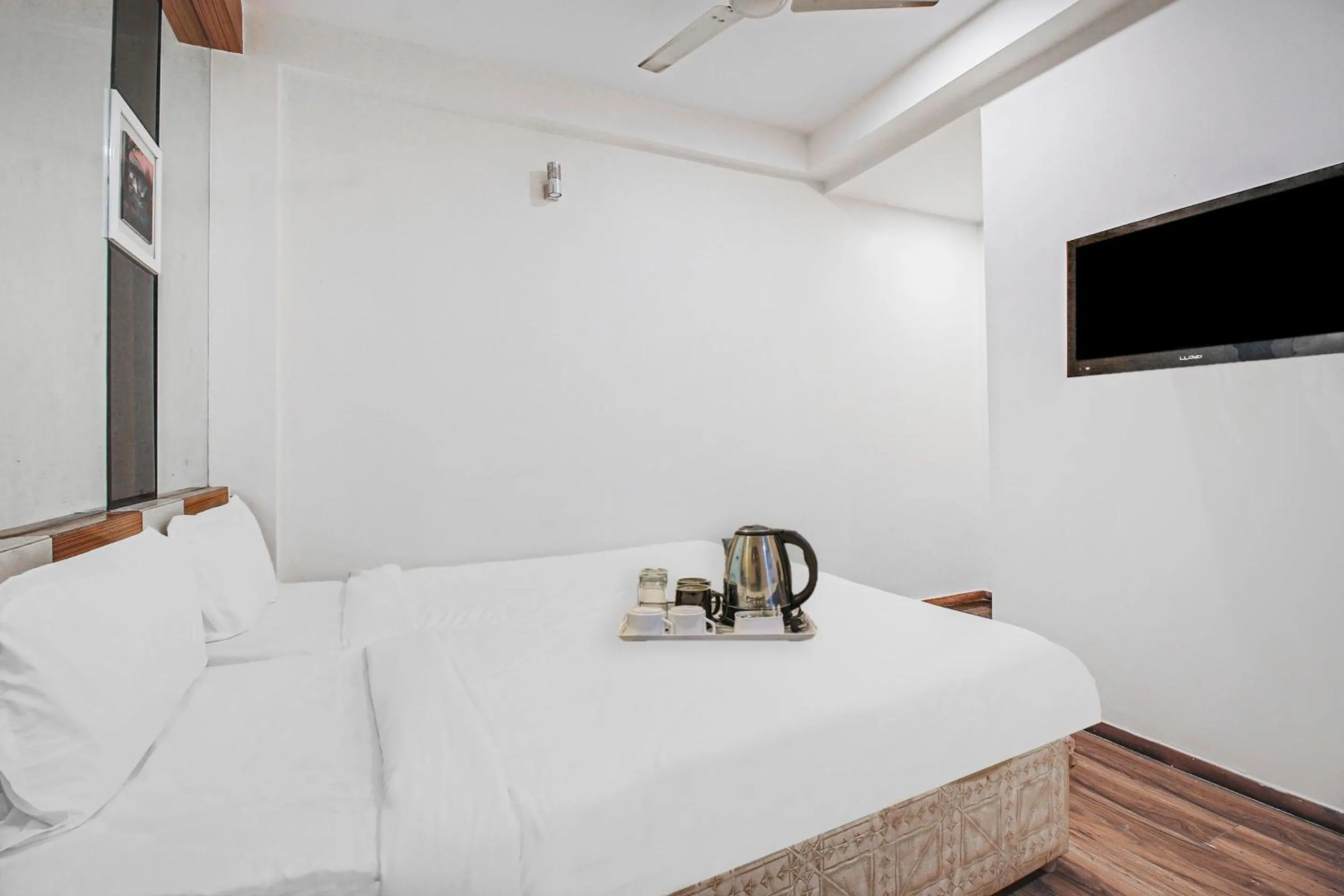 Bedroom, Bed in Super Townhouse Eaglewood Gachibowli