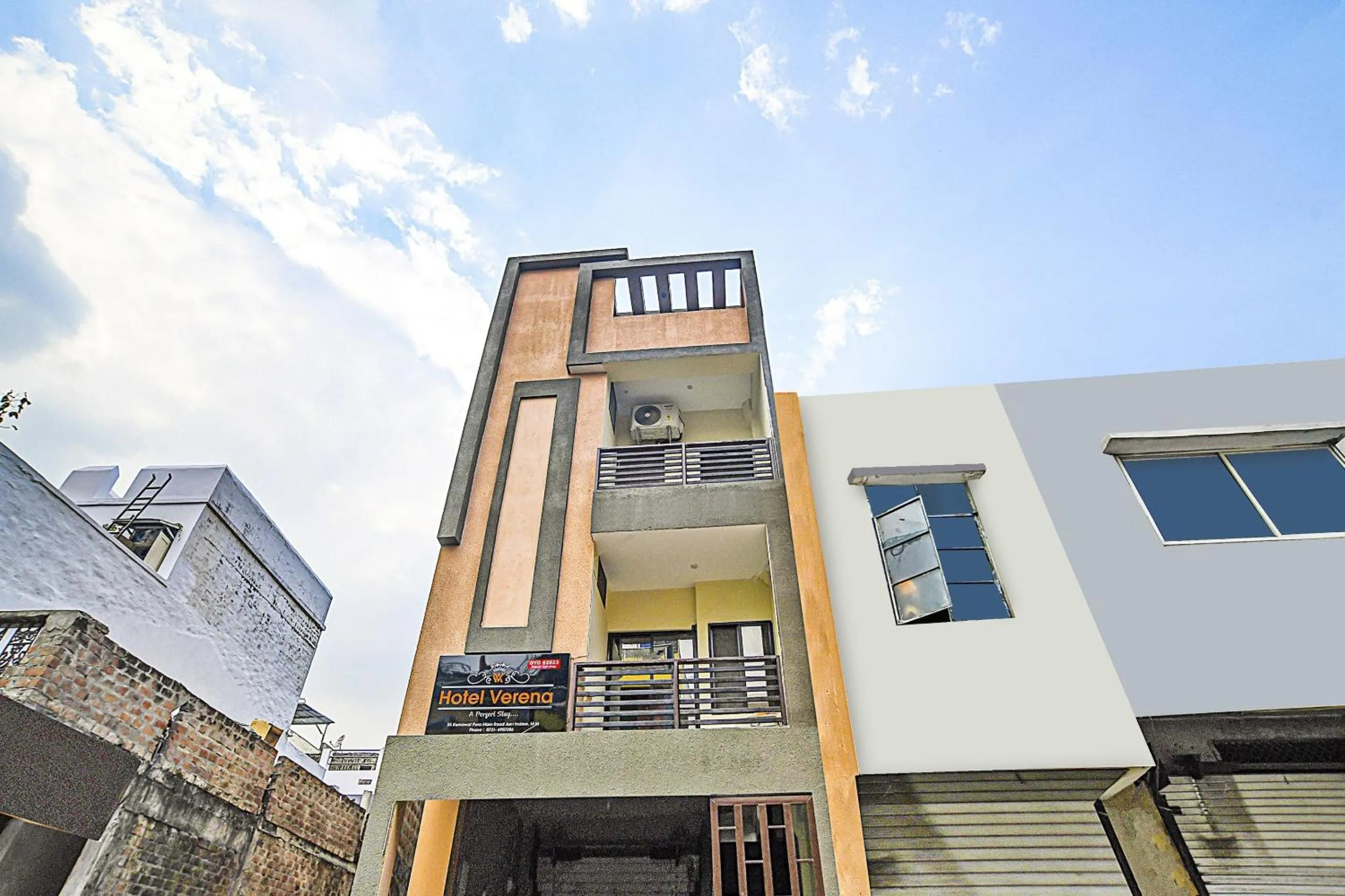 Facade/entrance in Super Collection O Verena