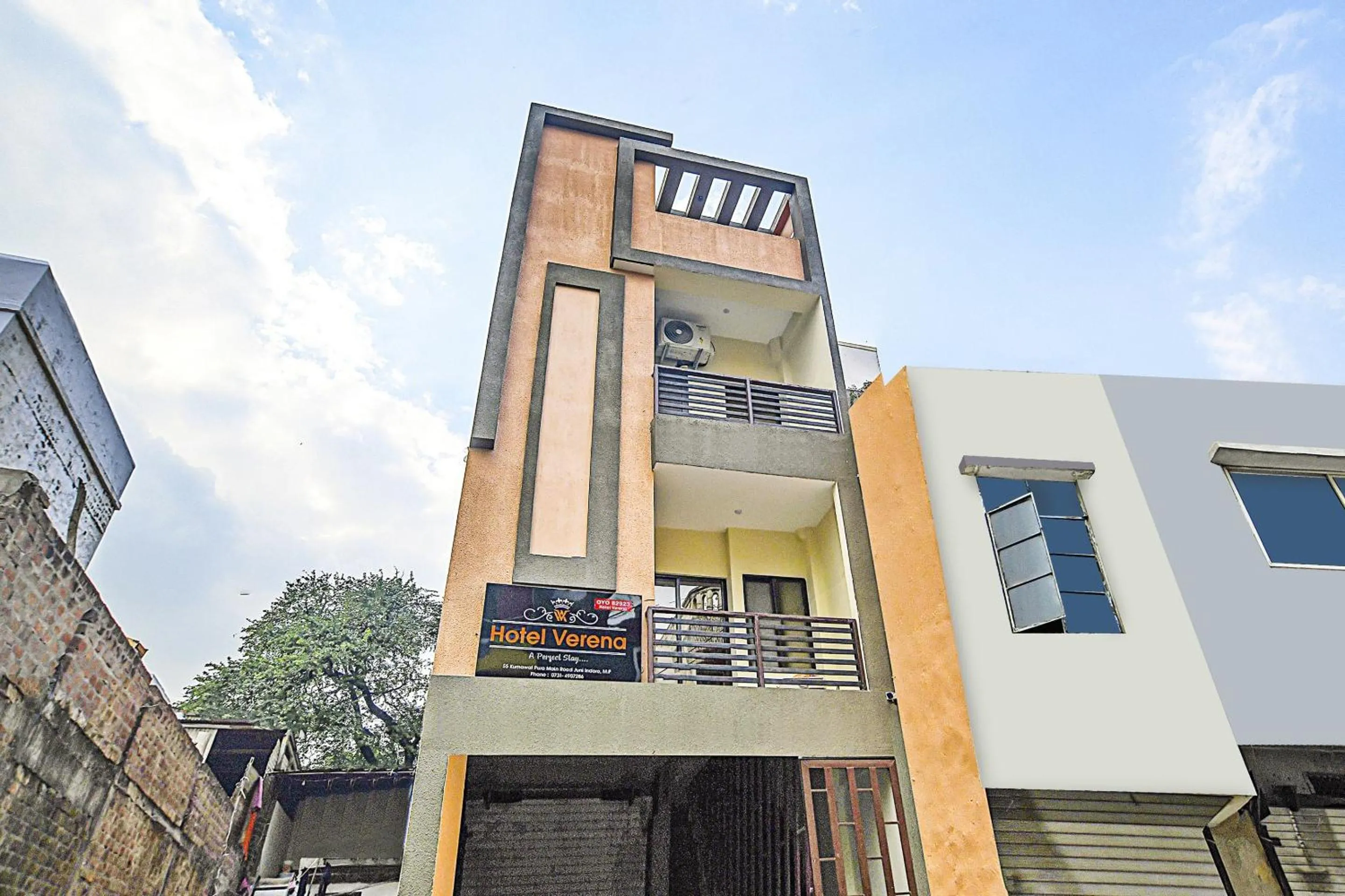 Facade/entrance in Super Collection O Verena