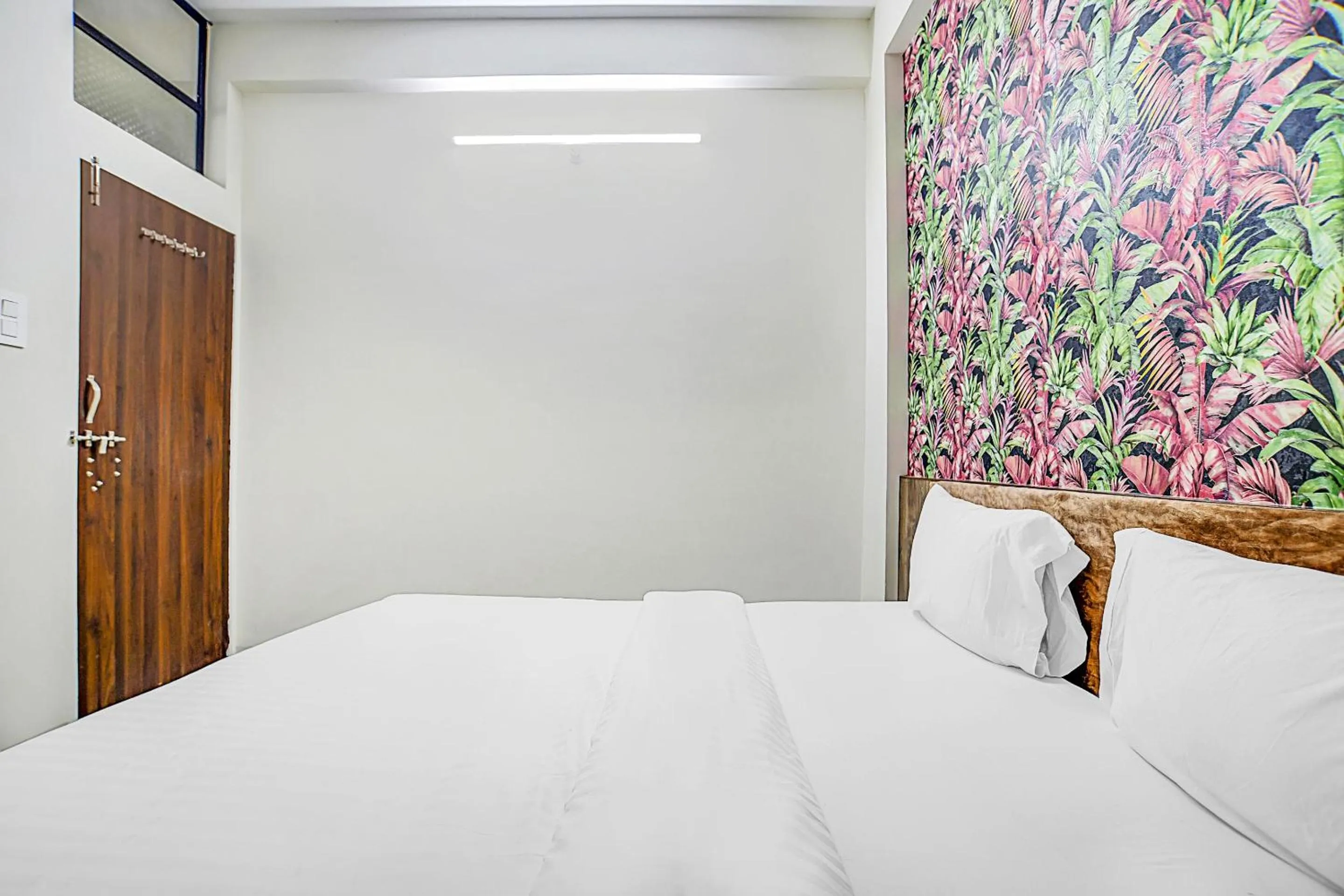 Bedroom, Bed in Collection O Verena