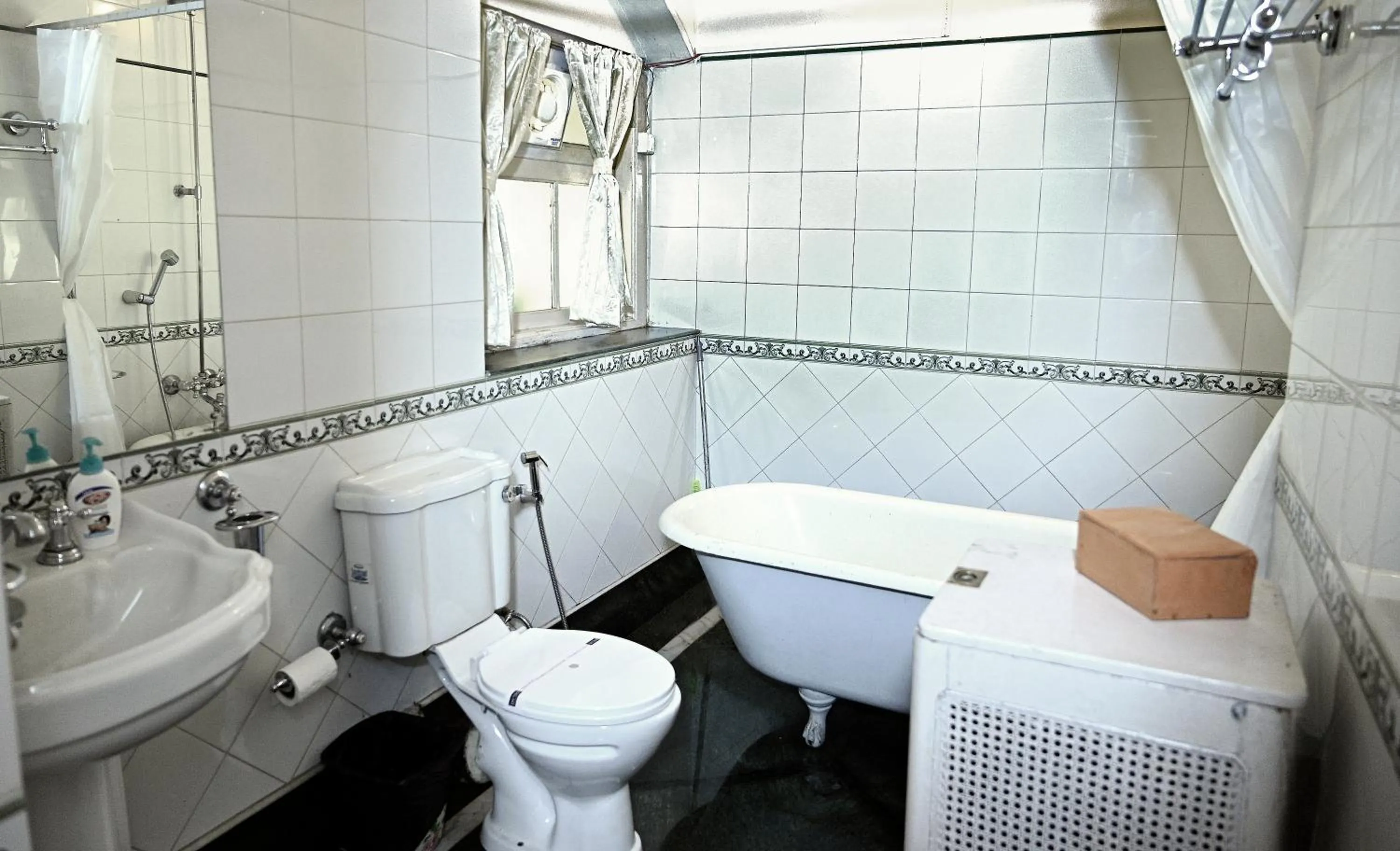 Bathroom in Tumsong Tea Retreat