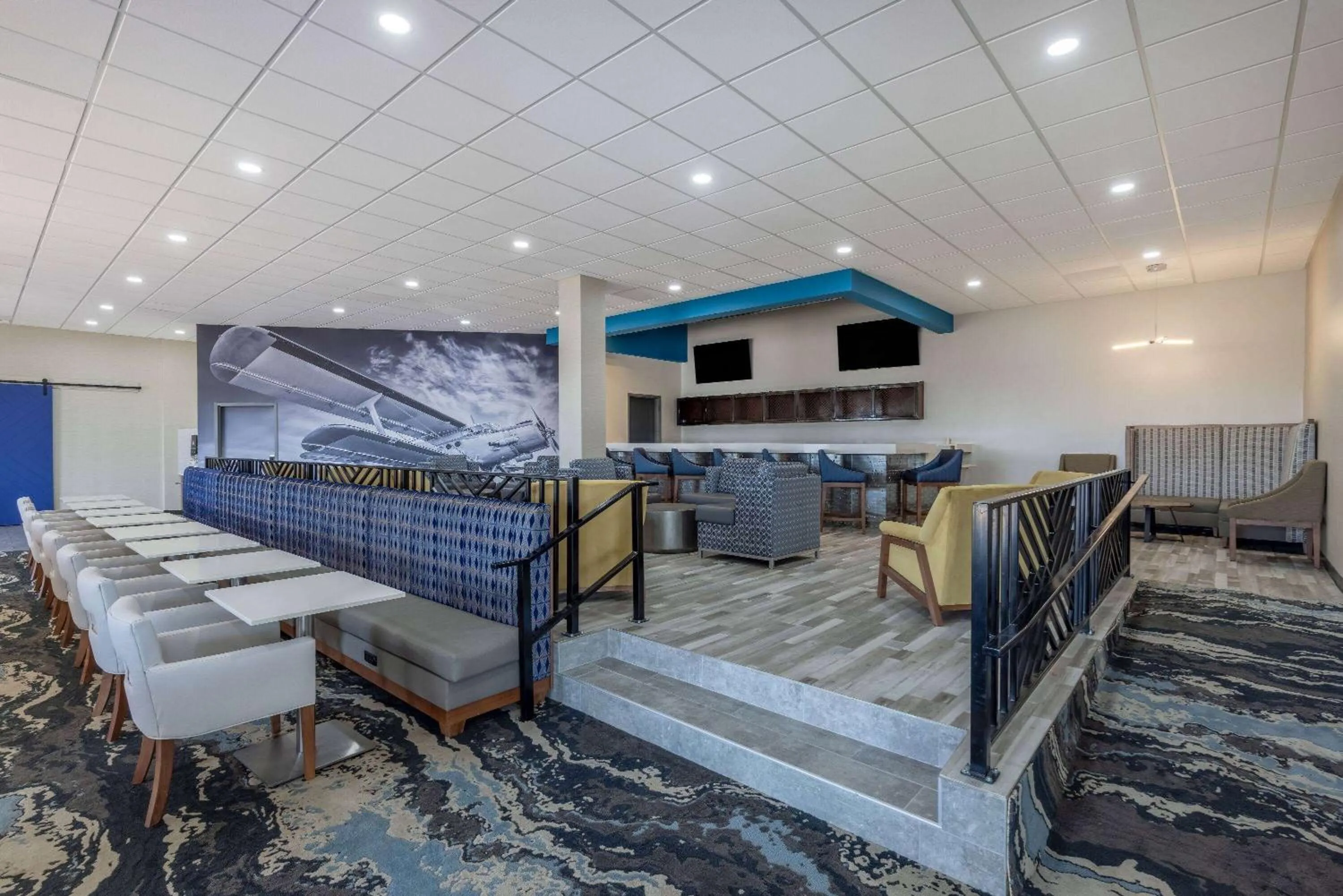 Lobby or reception in Hawthorn Extended Stay by Wyndham Wichita Airport