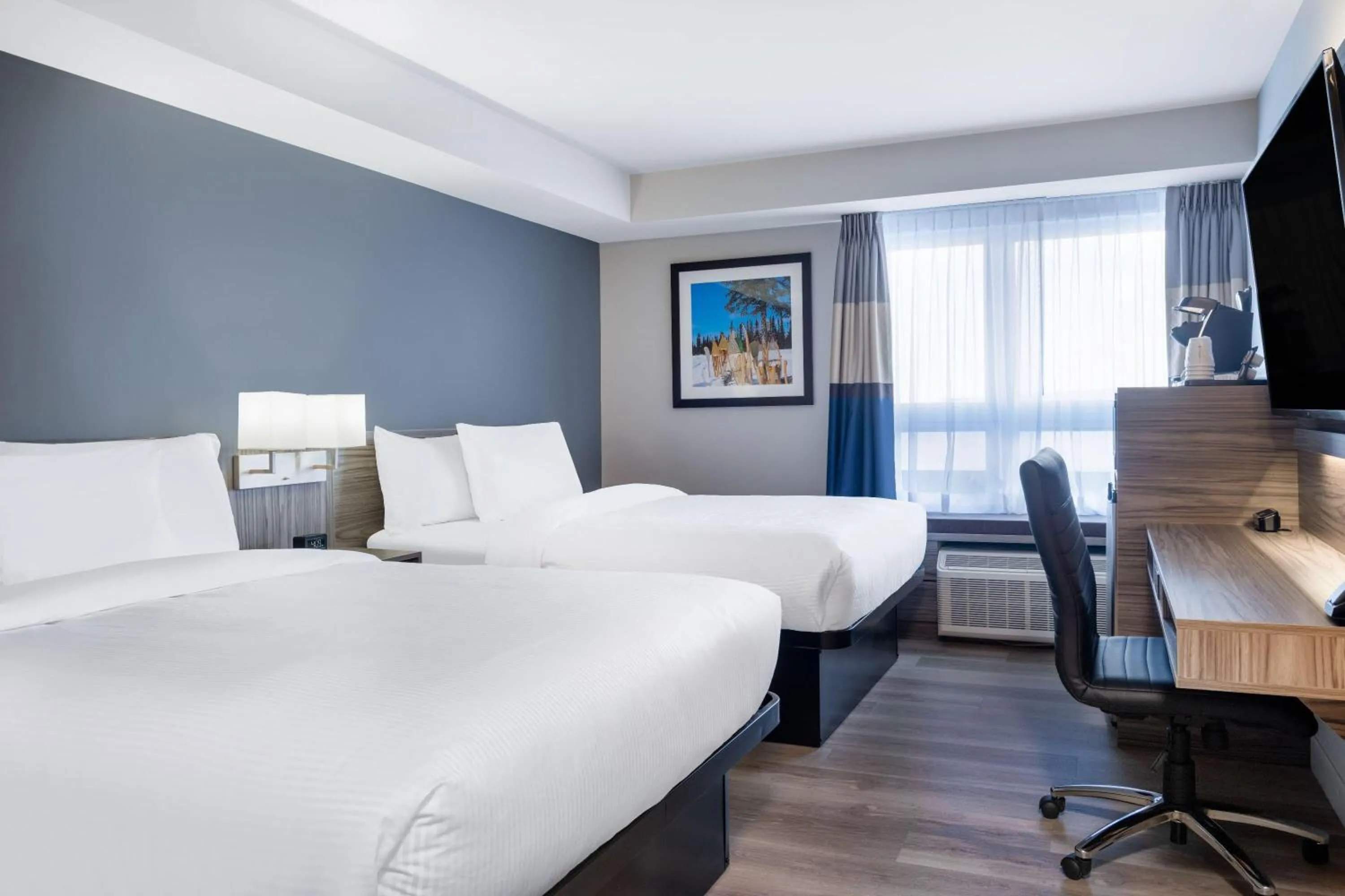 Photo of the whole room, Bed in Microtel Inn & Suites by Wyndham Kanata Ottawa West