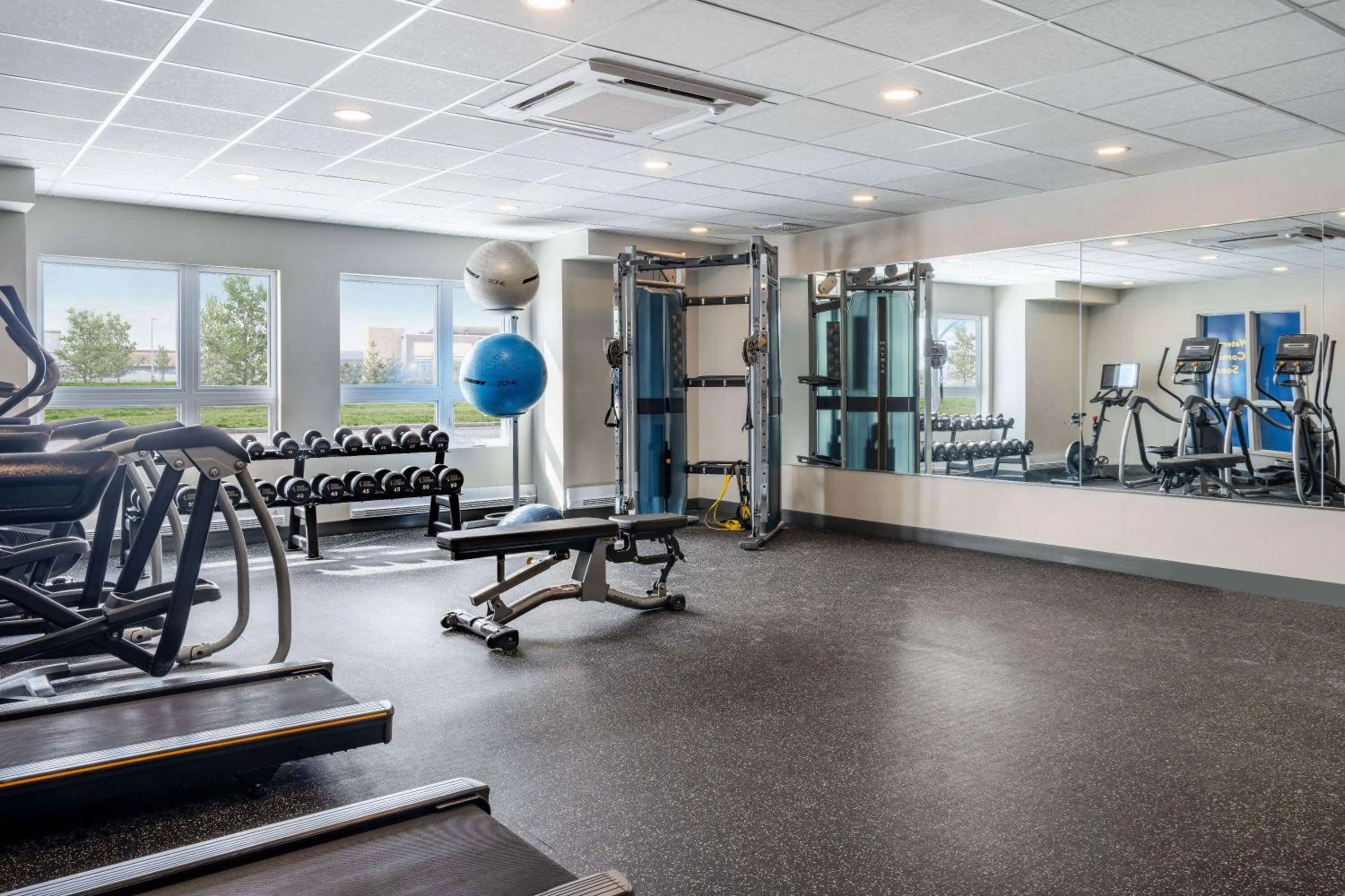 Fitness centre/facilities in Microtel Inn & Suites by Wyndham Kanata Ottawa West