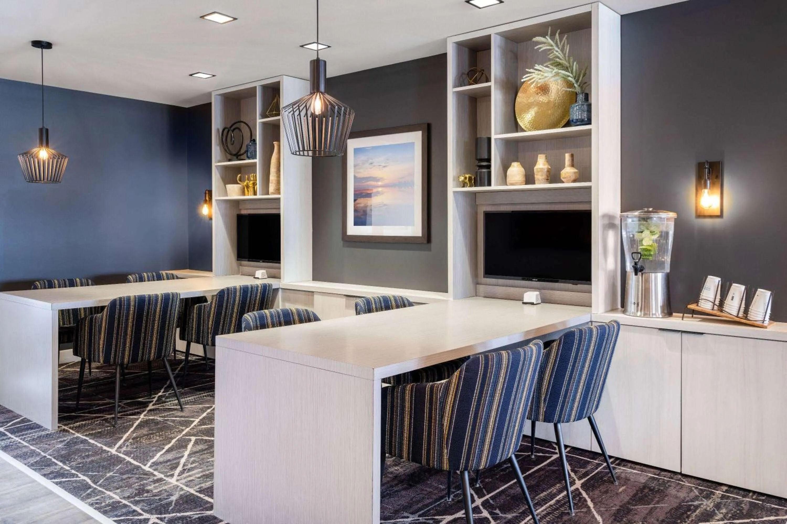 Business facilities in Microtel Inn & Suites by Wyndham Kanata Ottawa West