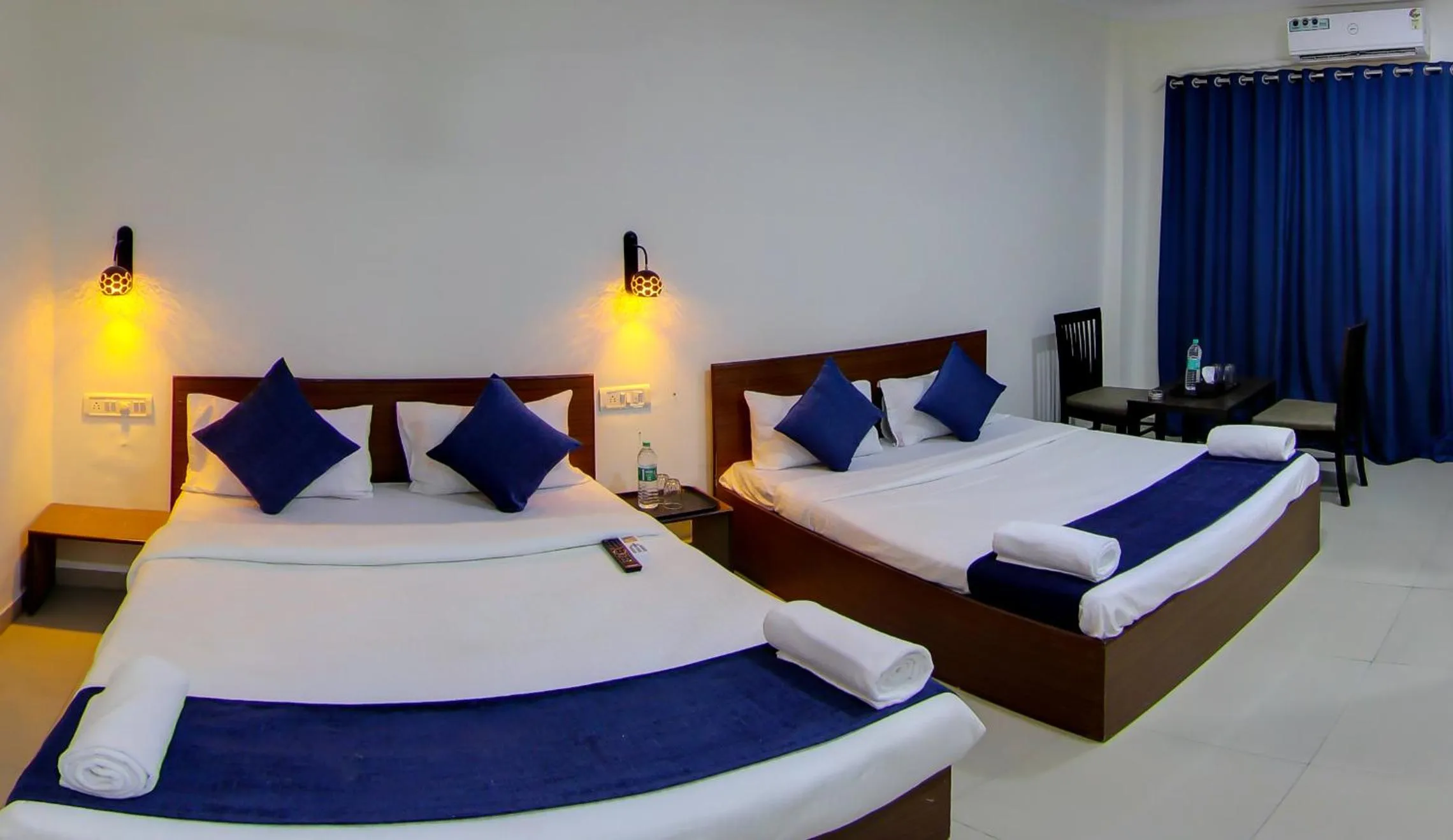 Bedroom, Bed in Hotel Rain Sky Inn