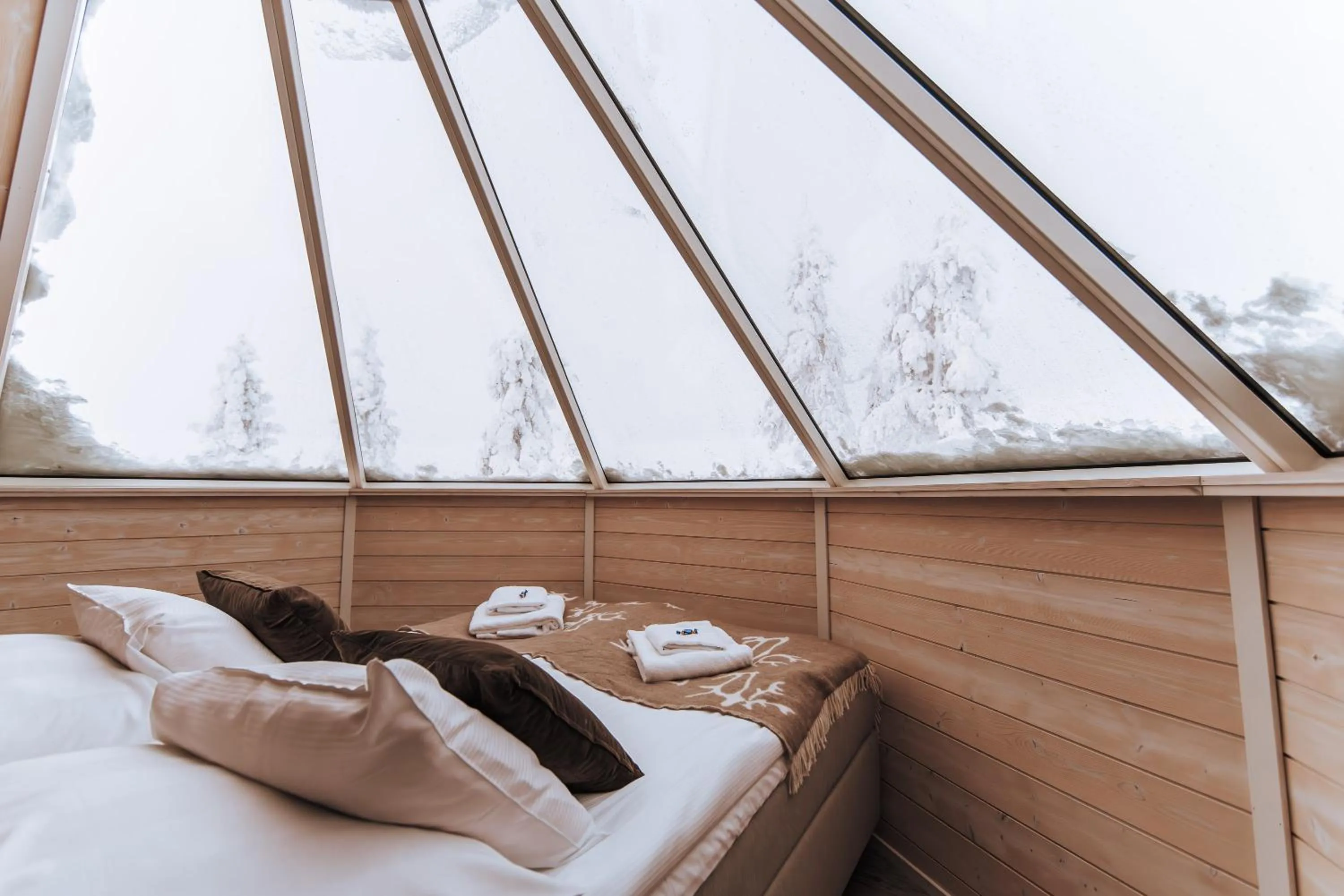 Bed in Aurora Collection