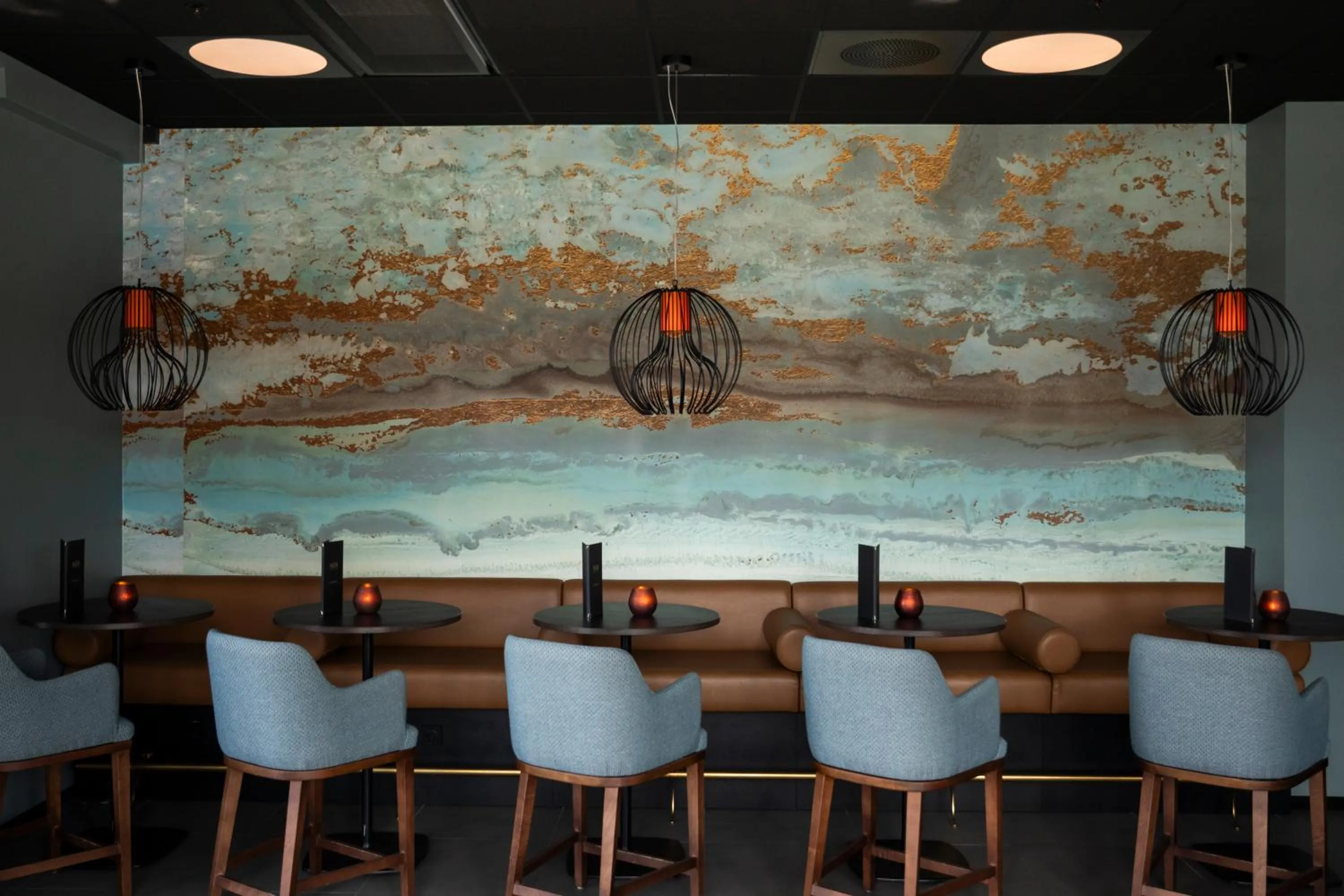 Restaurant/places to eat in Home Hotel 1624