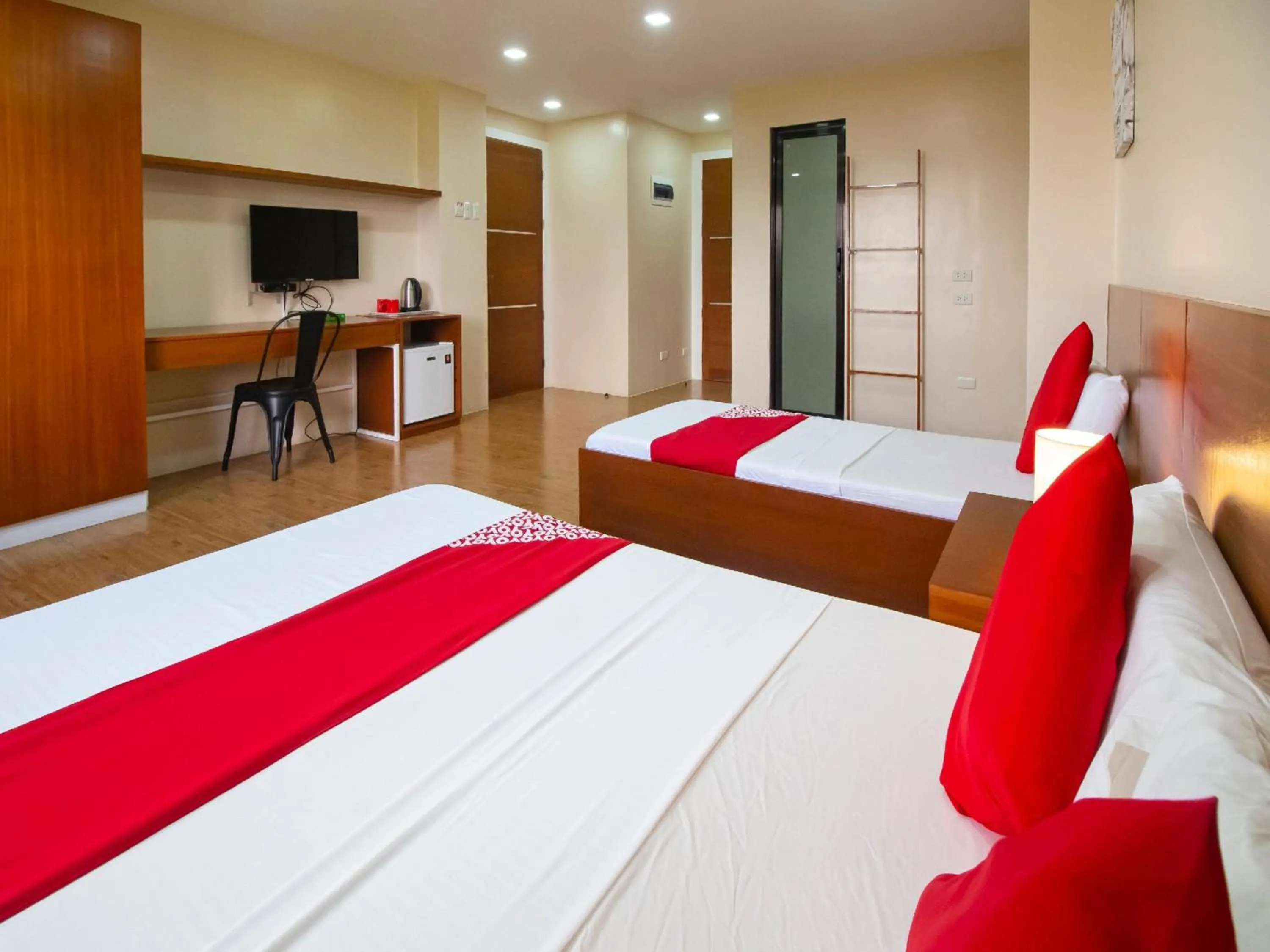 Bedroom, Bed in Super OYO 832 The Teepee Place Hostel & Residence Inn