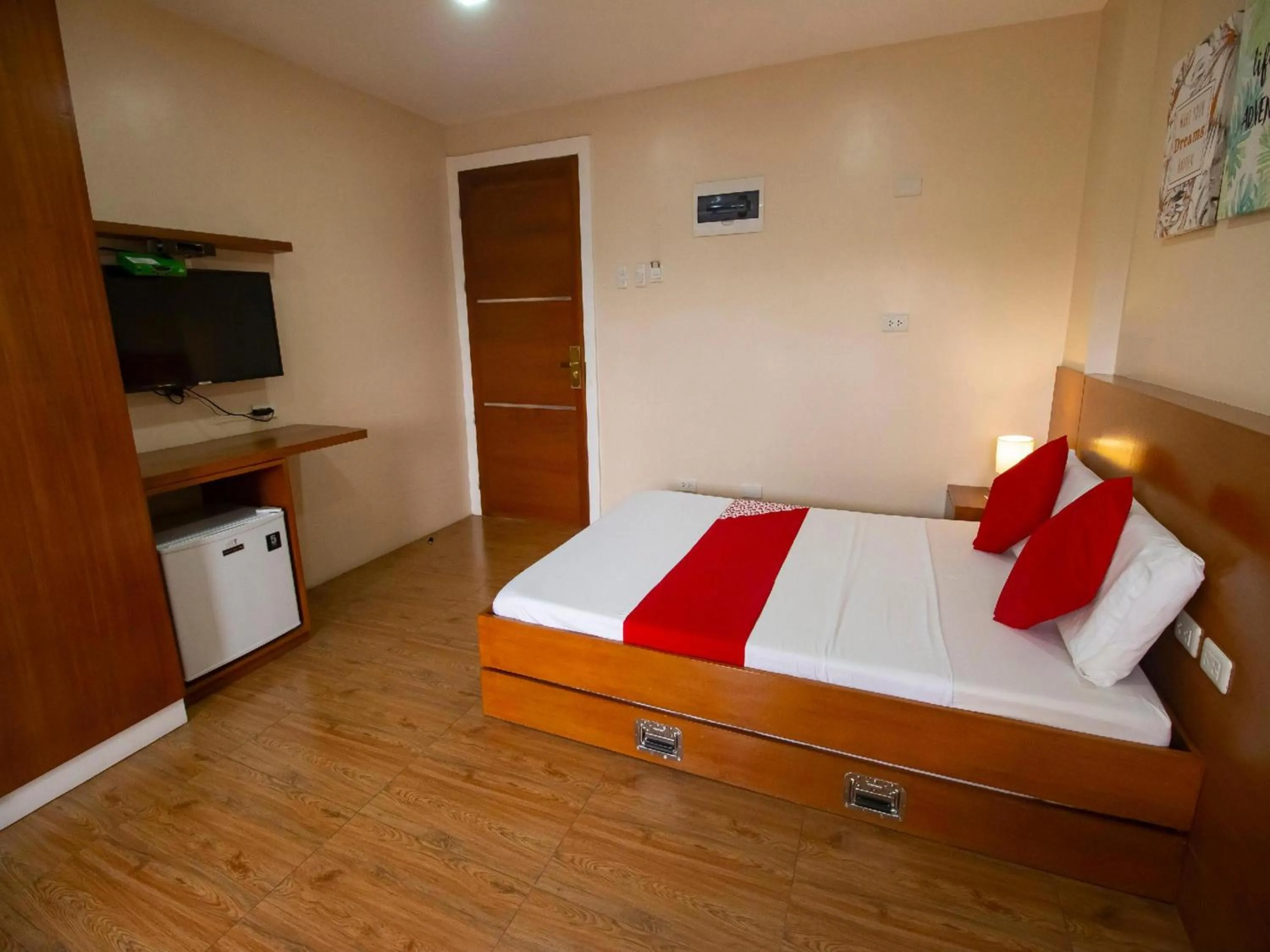 Bedroom, Bed in Super OYO 832 The Teepee Place Hostel & Residence Inn