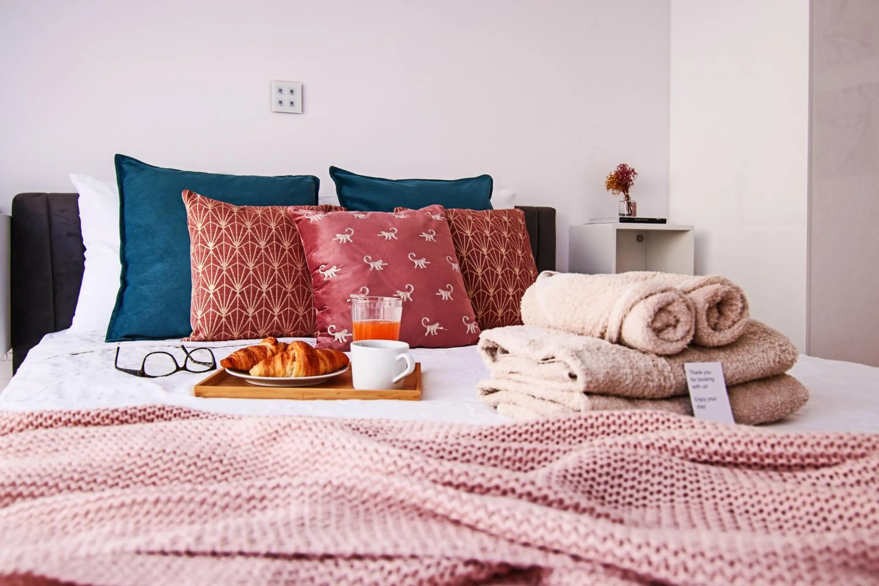 Bed in Phaedrus Living: Luxury Maisonette Lighthouse 60