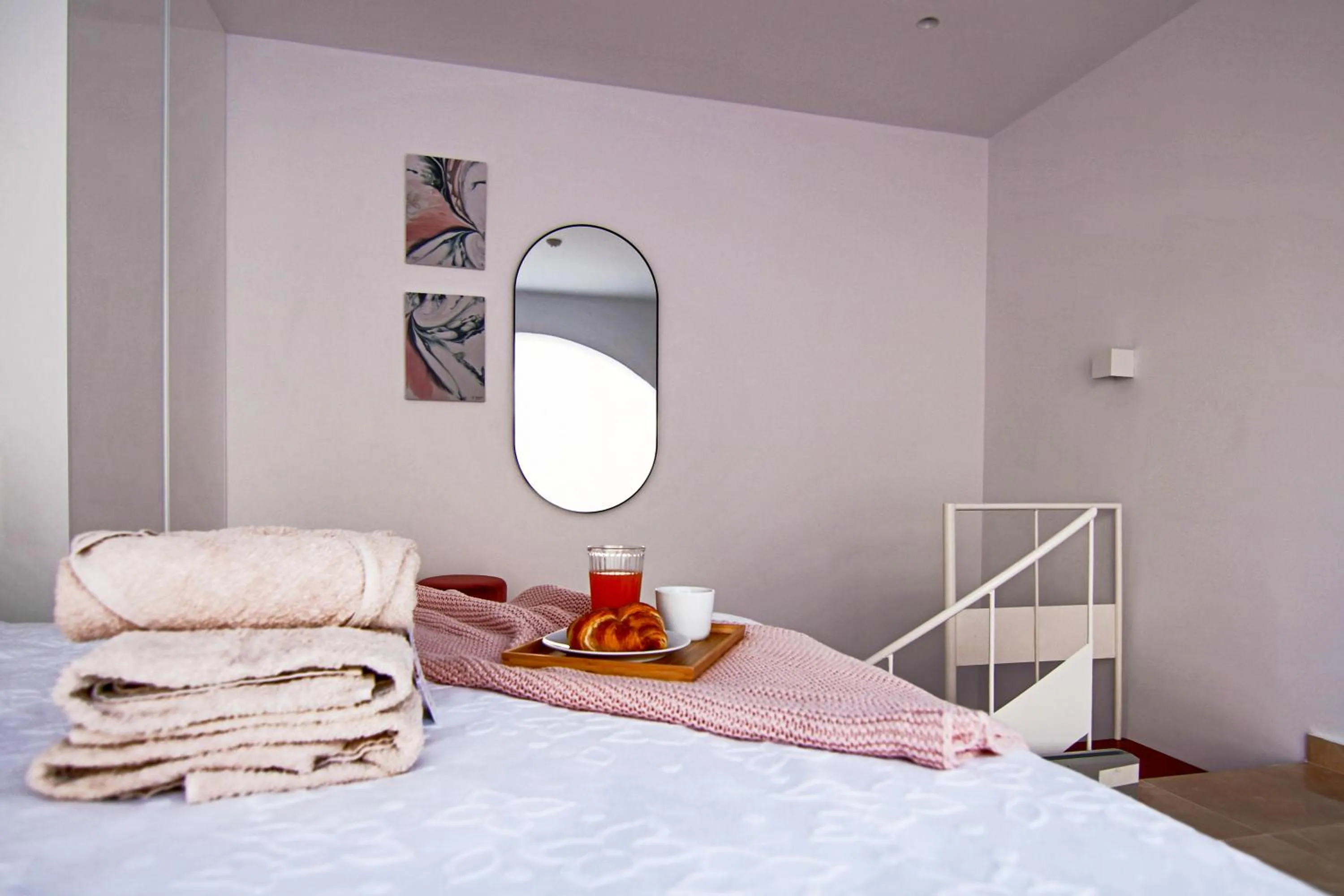 Bed in Phaedrus Living: Luxury Maisonette Lighthouse 60