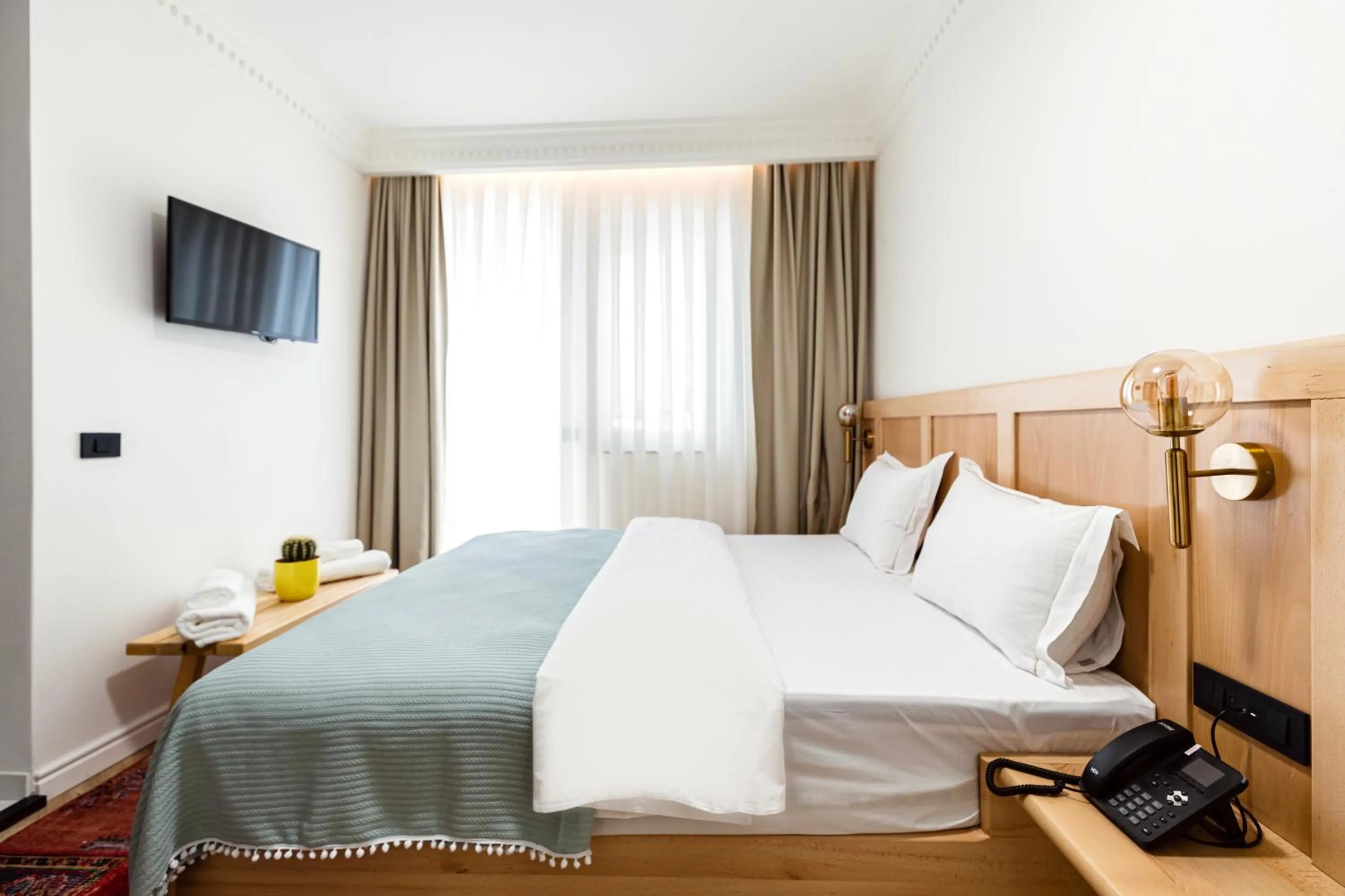 Bed in Garden Downtown Prishtina