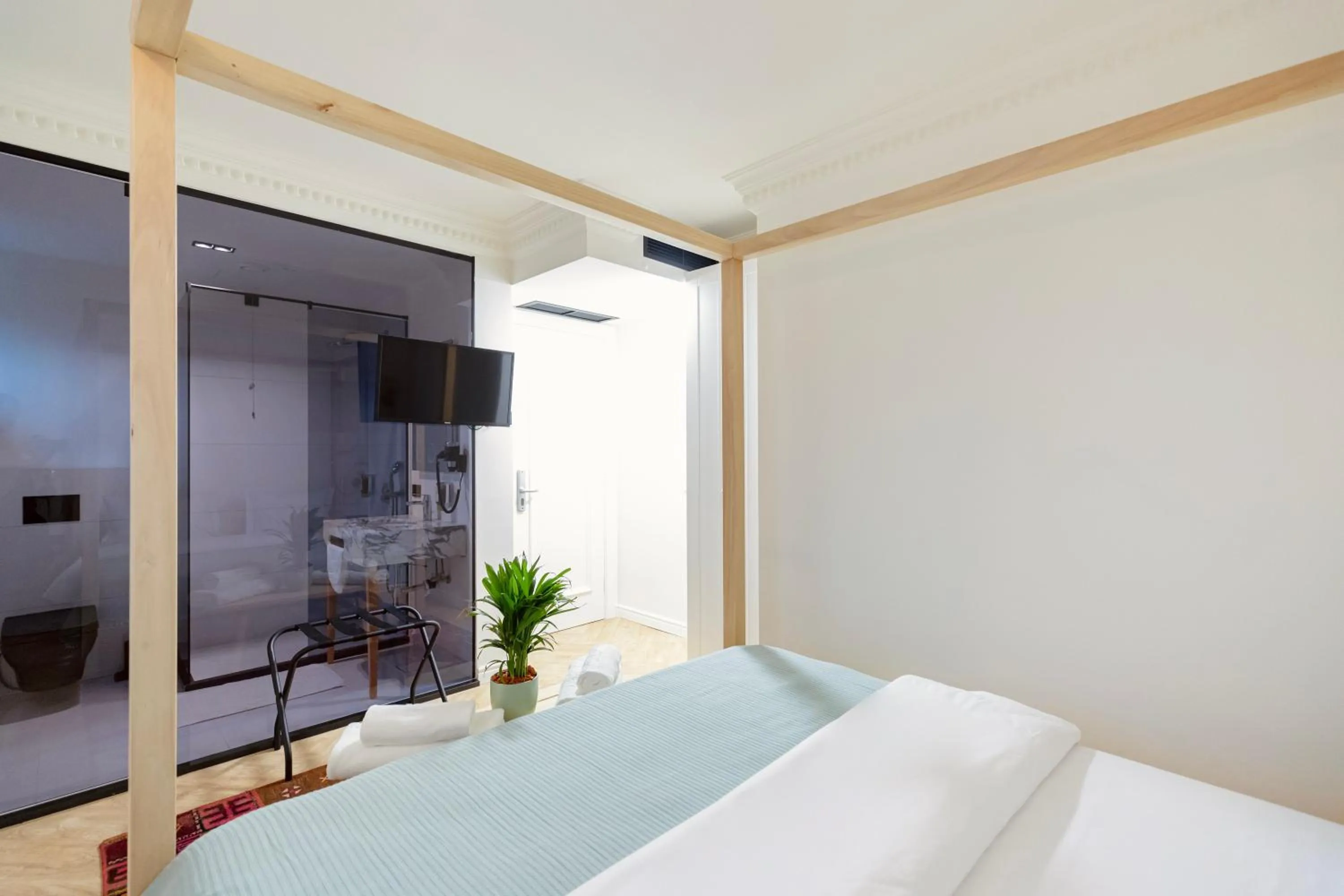 Bed in Garden Downtown Prishtina