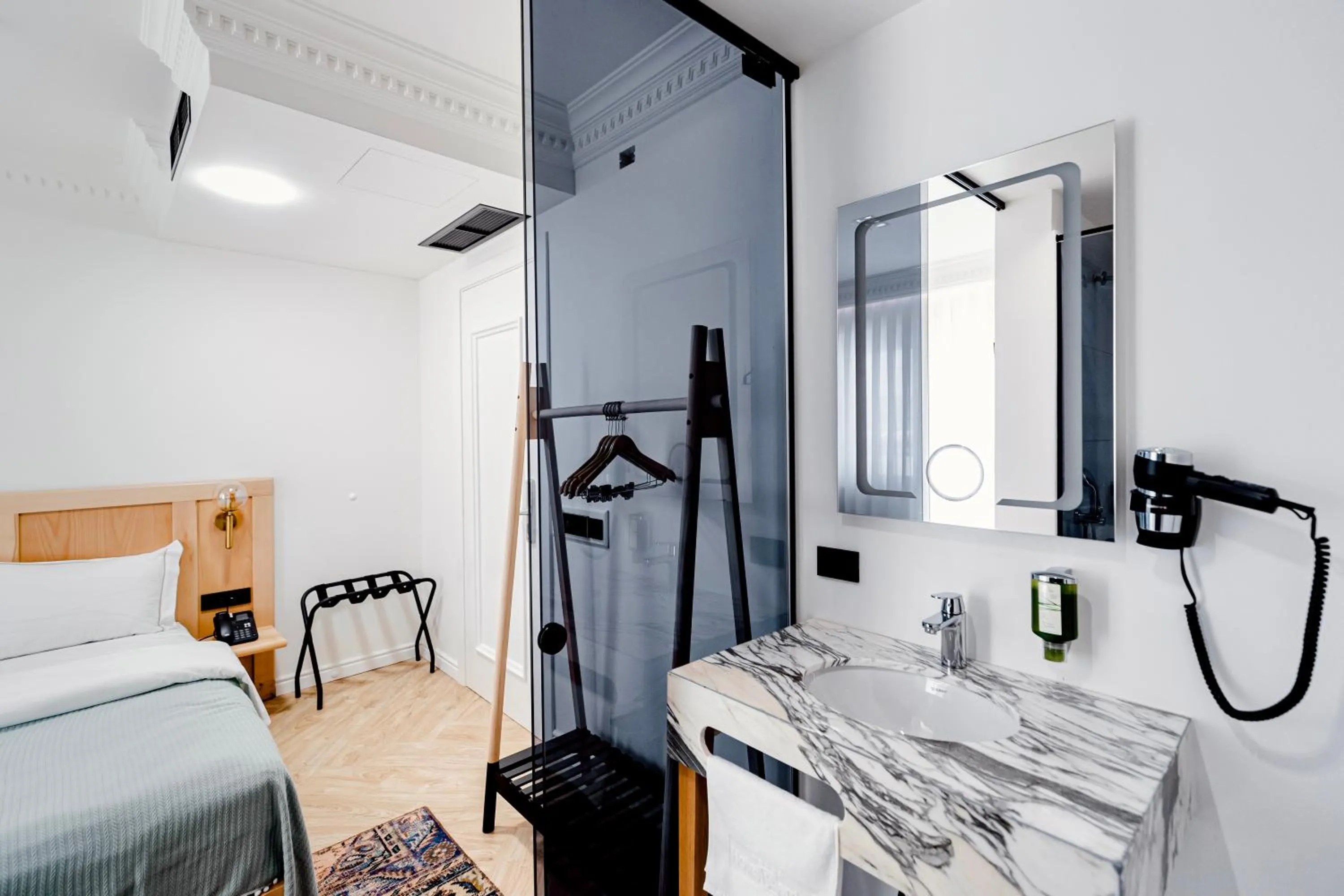 Bed in Garden Downtown Prishtina