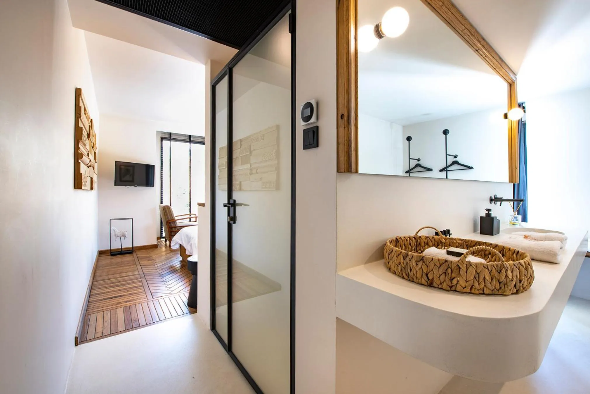 Photo of the whole room in To Be Social House