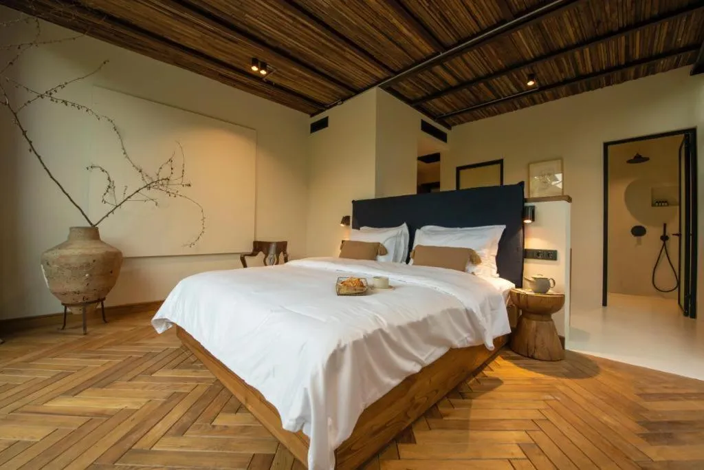 Toilet in To Be Social House