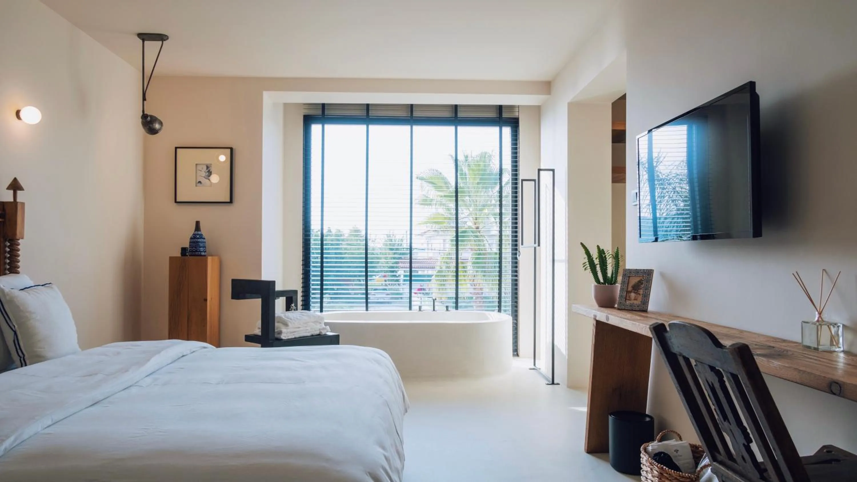 Photo of the whole room in To Be Social House