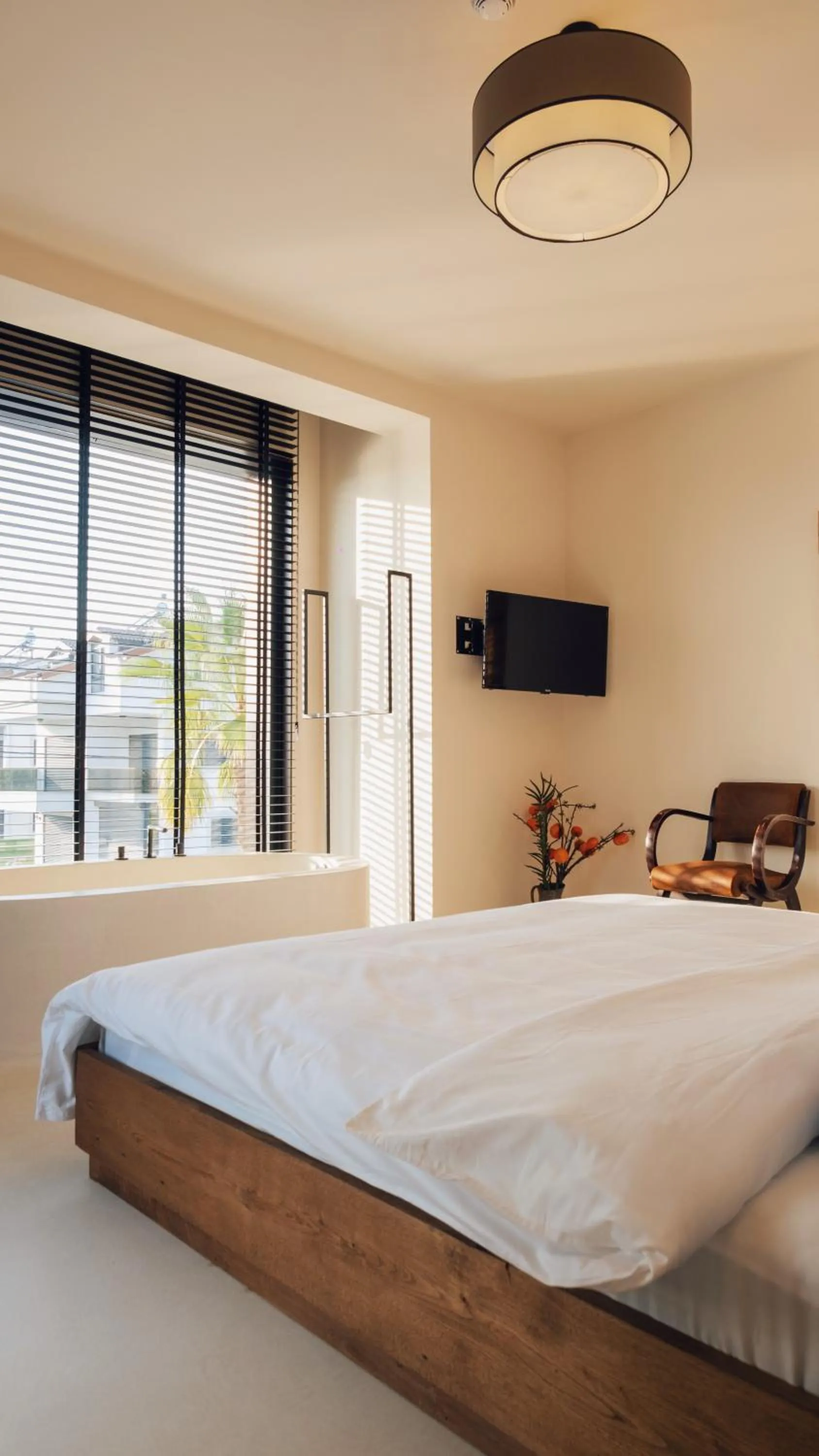 Photo of the whole room in To Be Social House