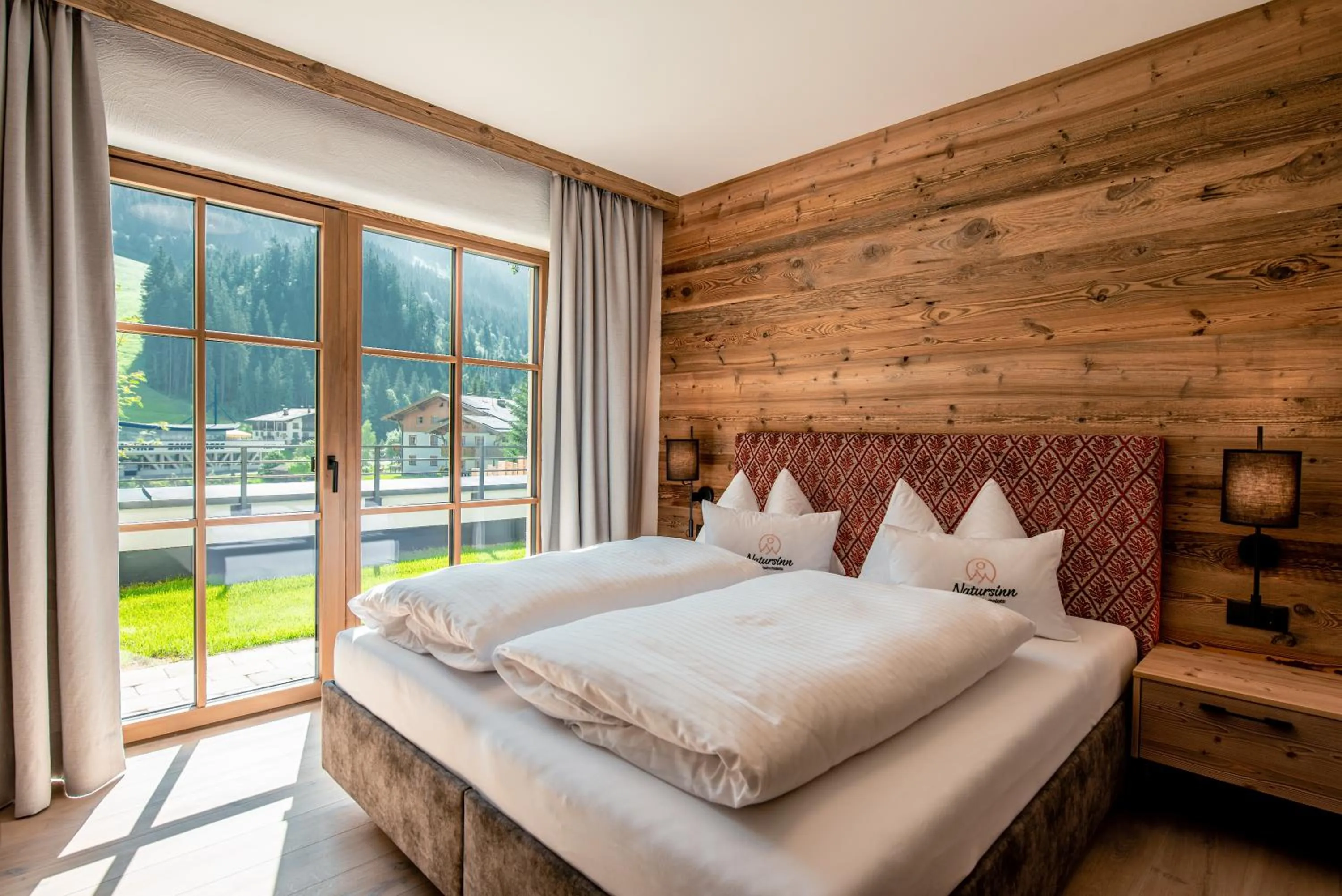 Bed in Natursinn Mountainchalets