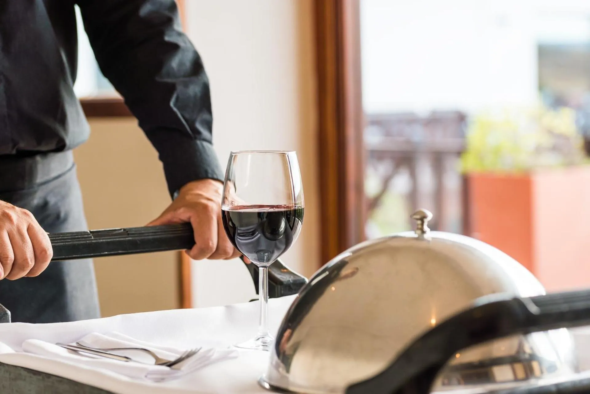 Restaurant/places to eat in Xelena Hotel & Suites