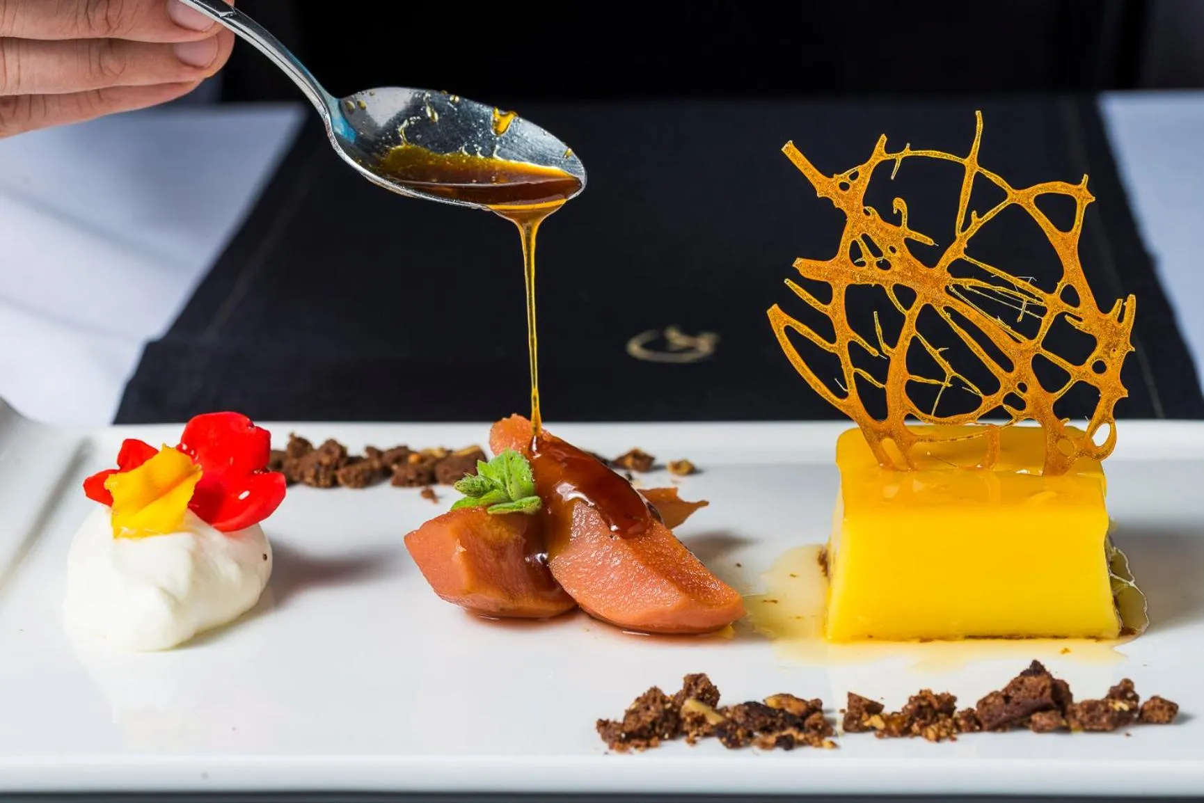 Restaurant/places to eat in Xelena Hotel & Suites