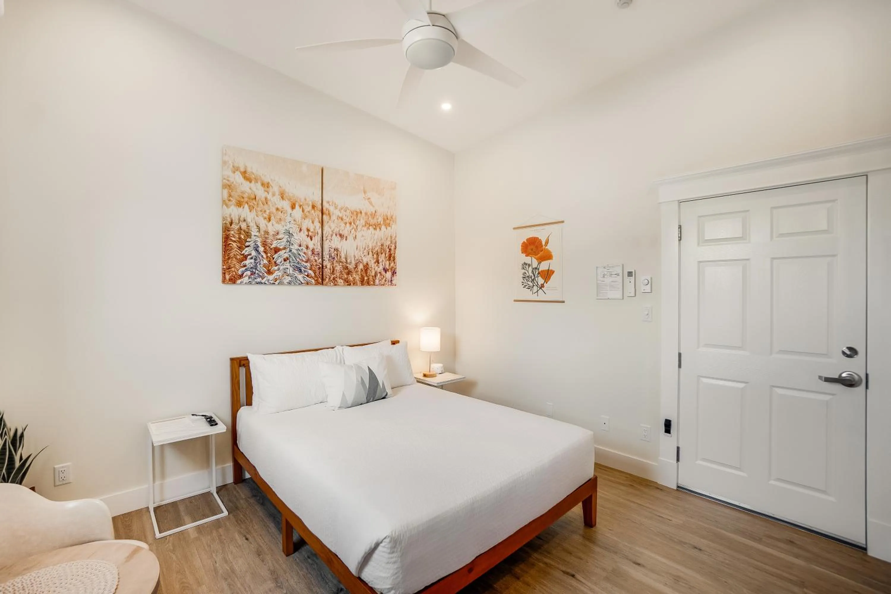 Bed in Stirling All Suites Hotel